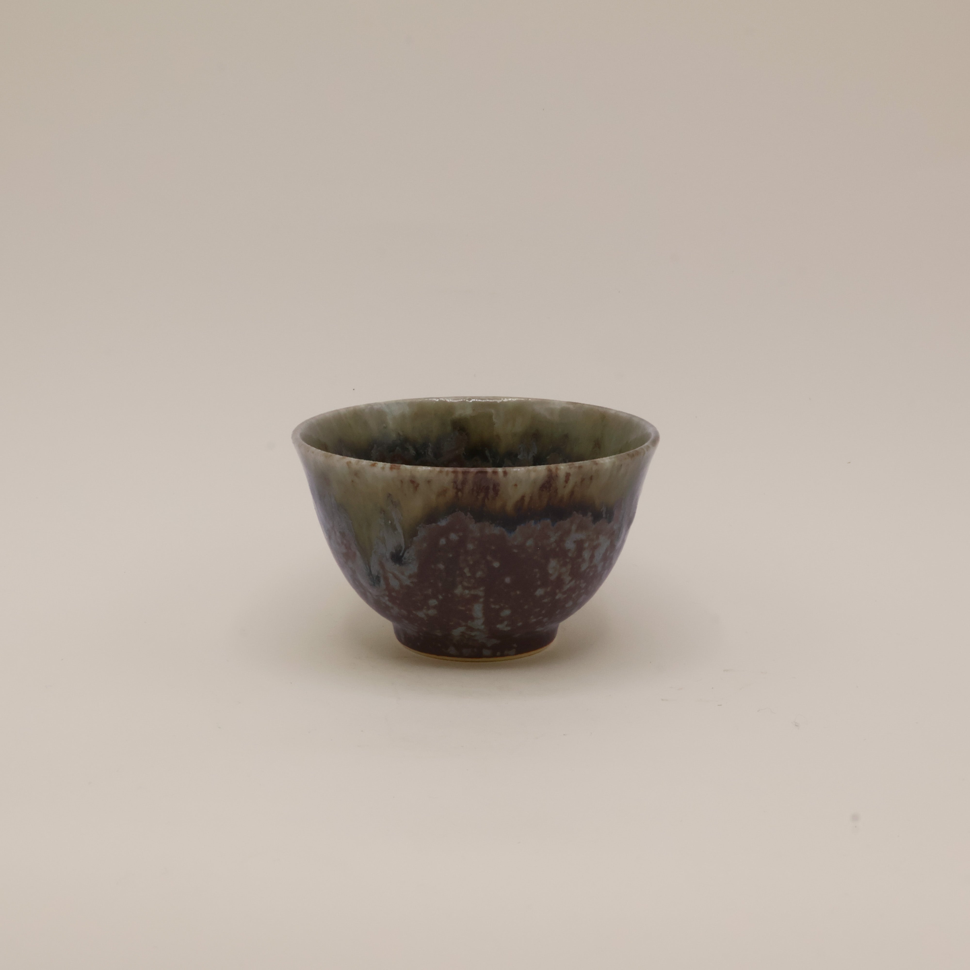 Sencha tekop med grøn og brun glasur