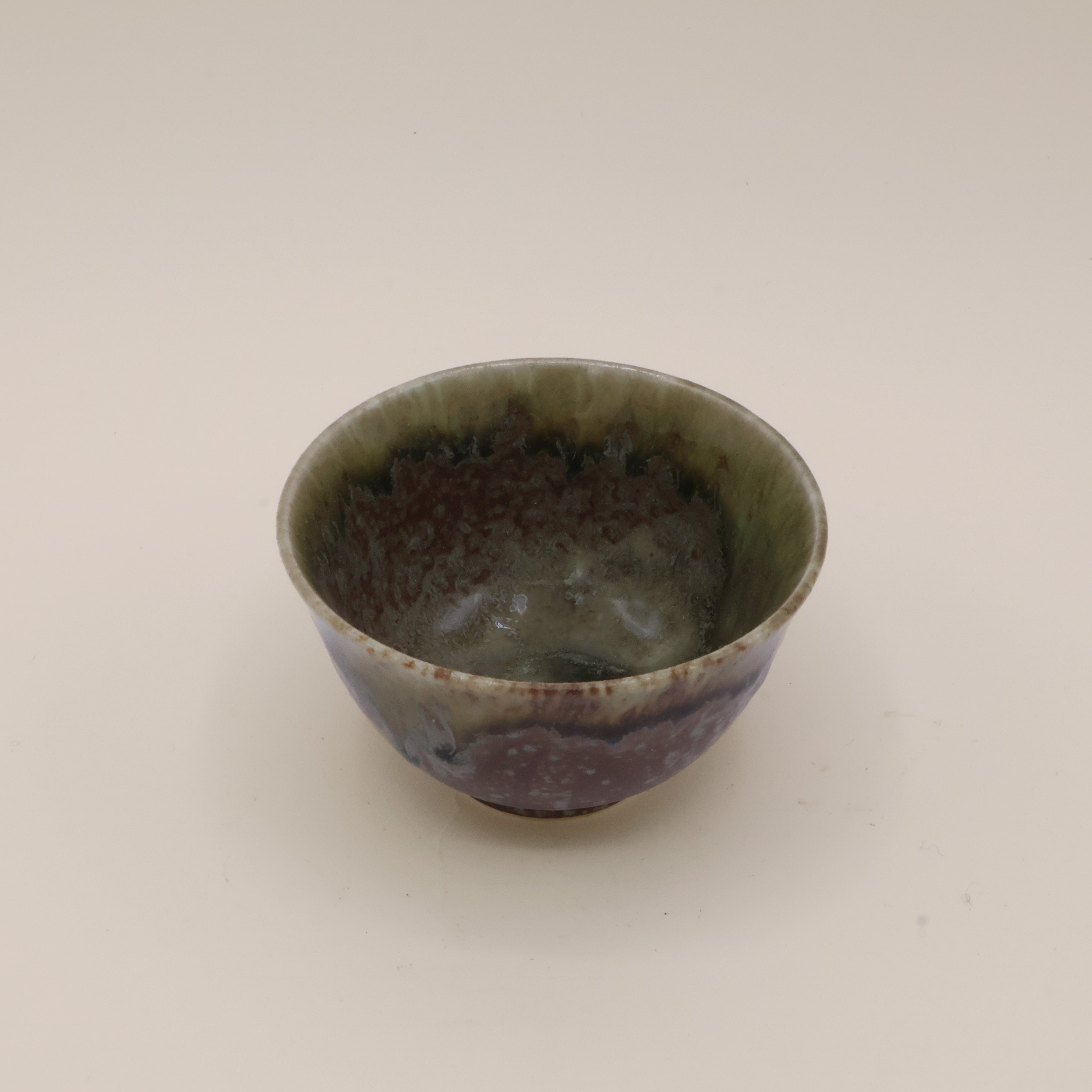 Sencha tekop med grøn og brun glasur