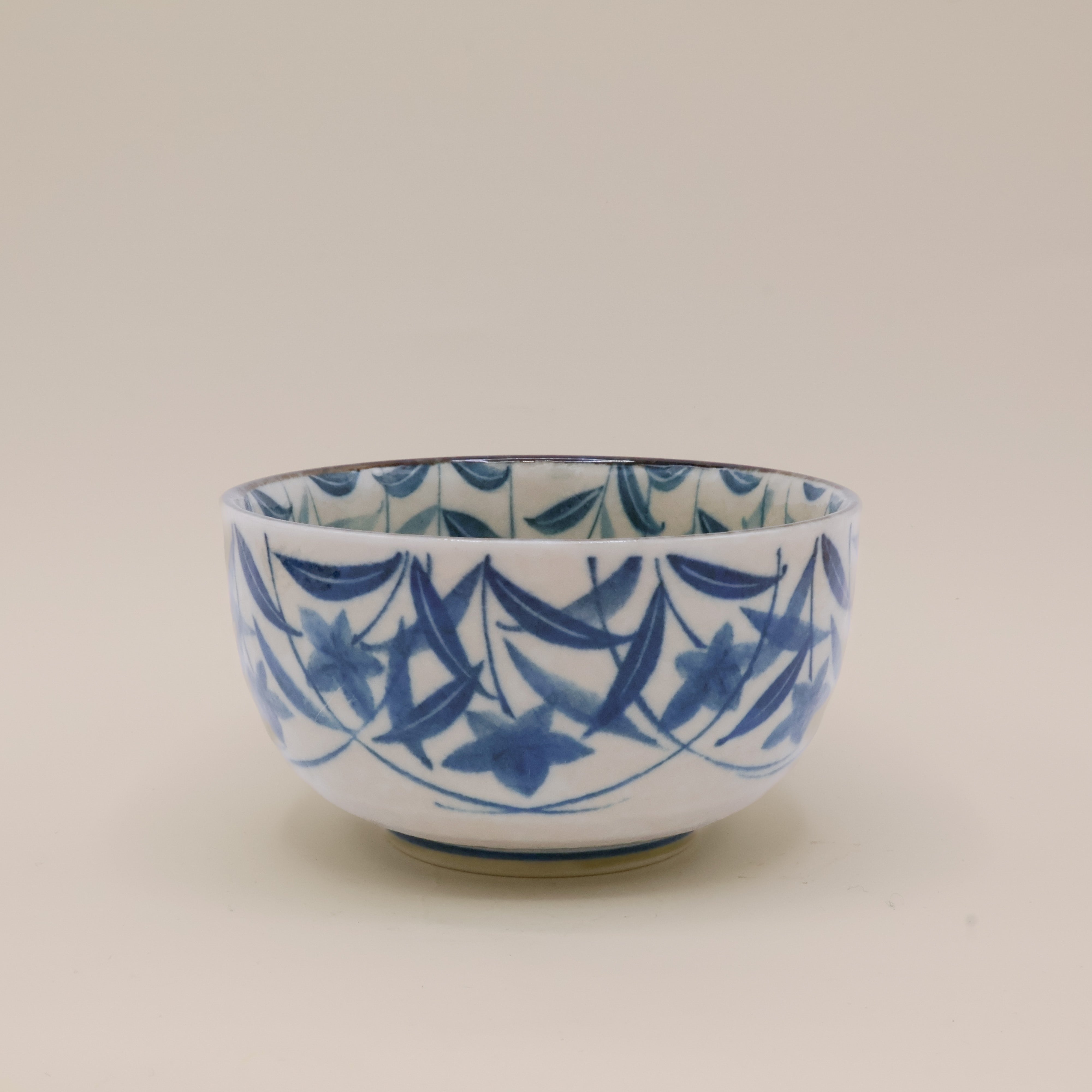 Matcha bowl - Blue floral motif