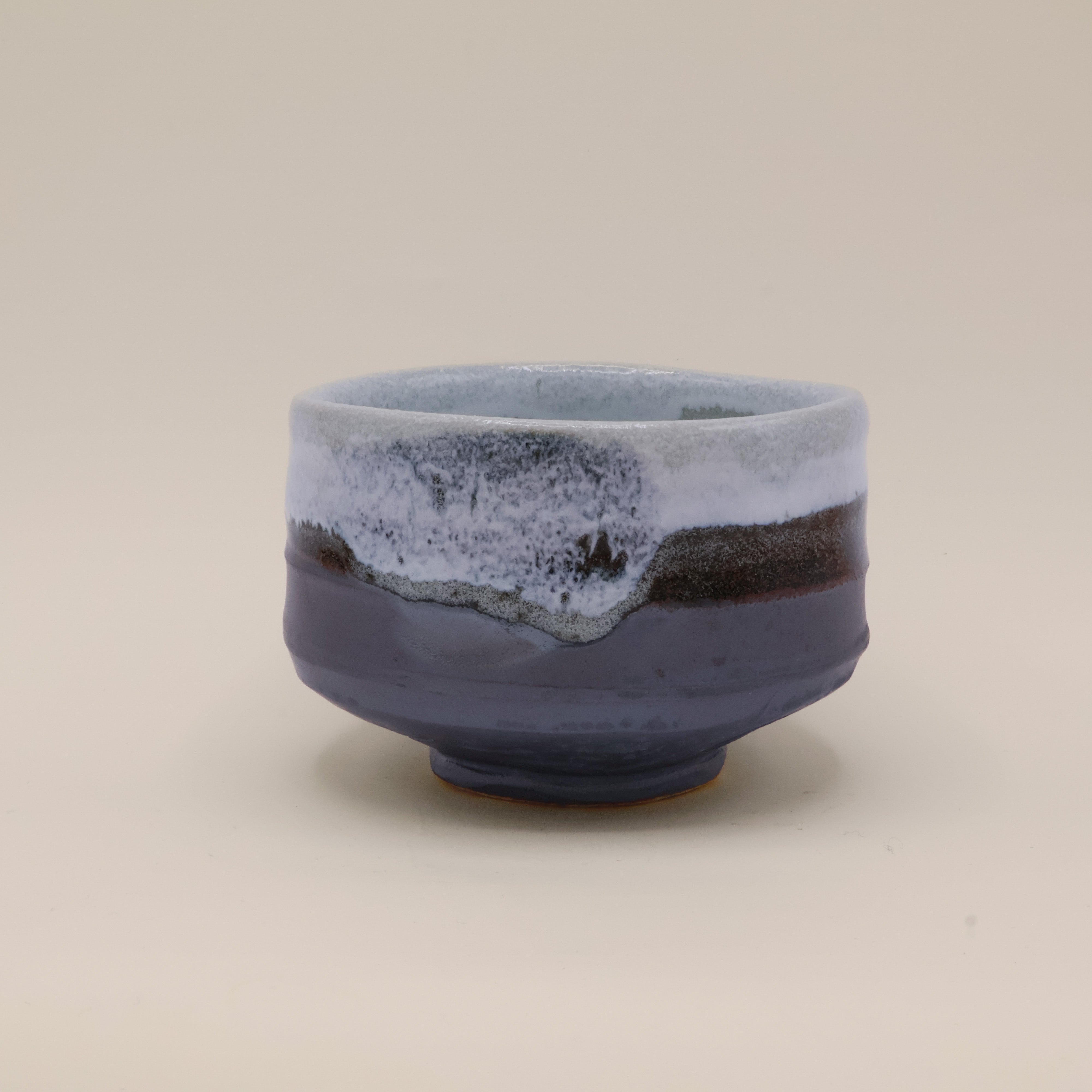 Matcha cup - Metallic look with light blue glaze