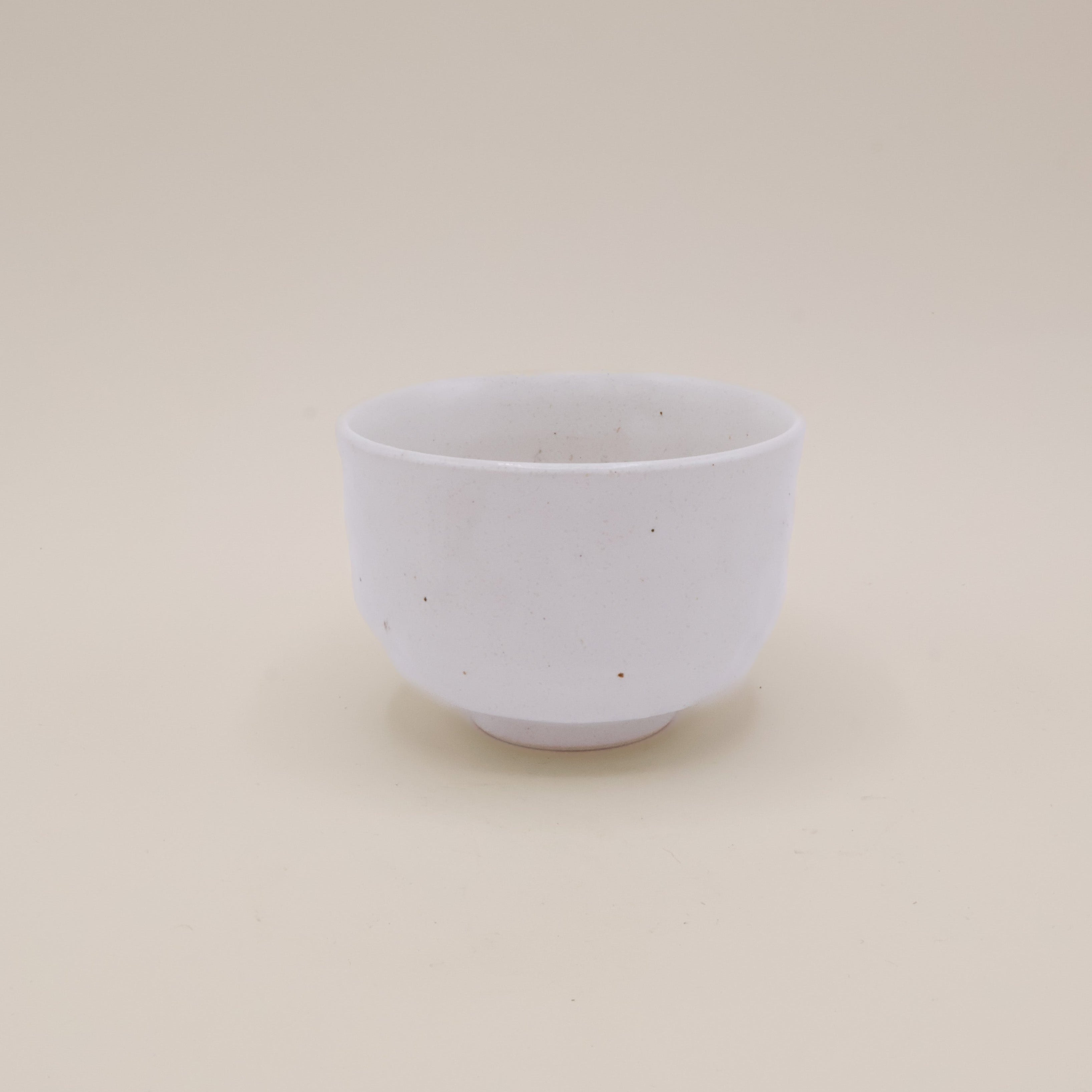 Japansk kop med hvid glasur - Mat