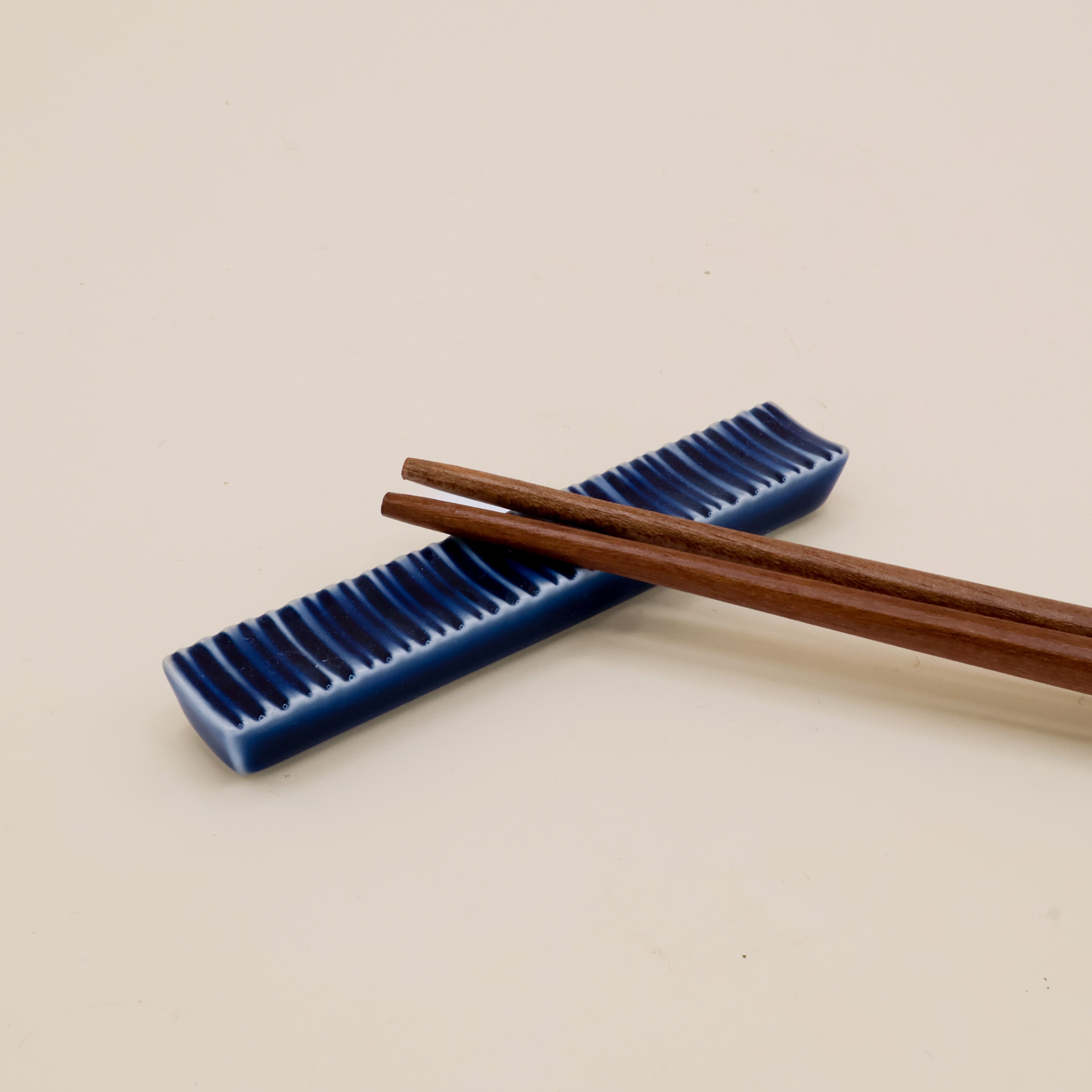 Bestikholder - Riller / Mørkeblå