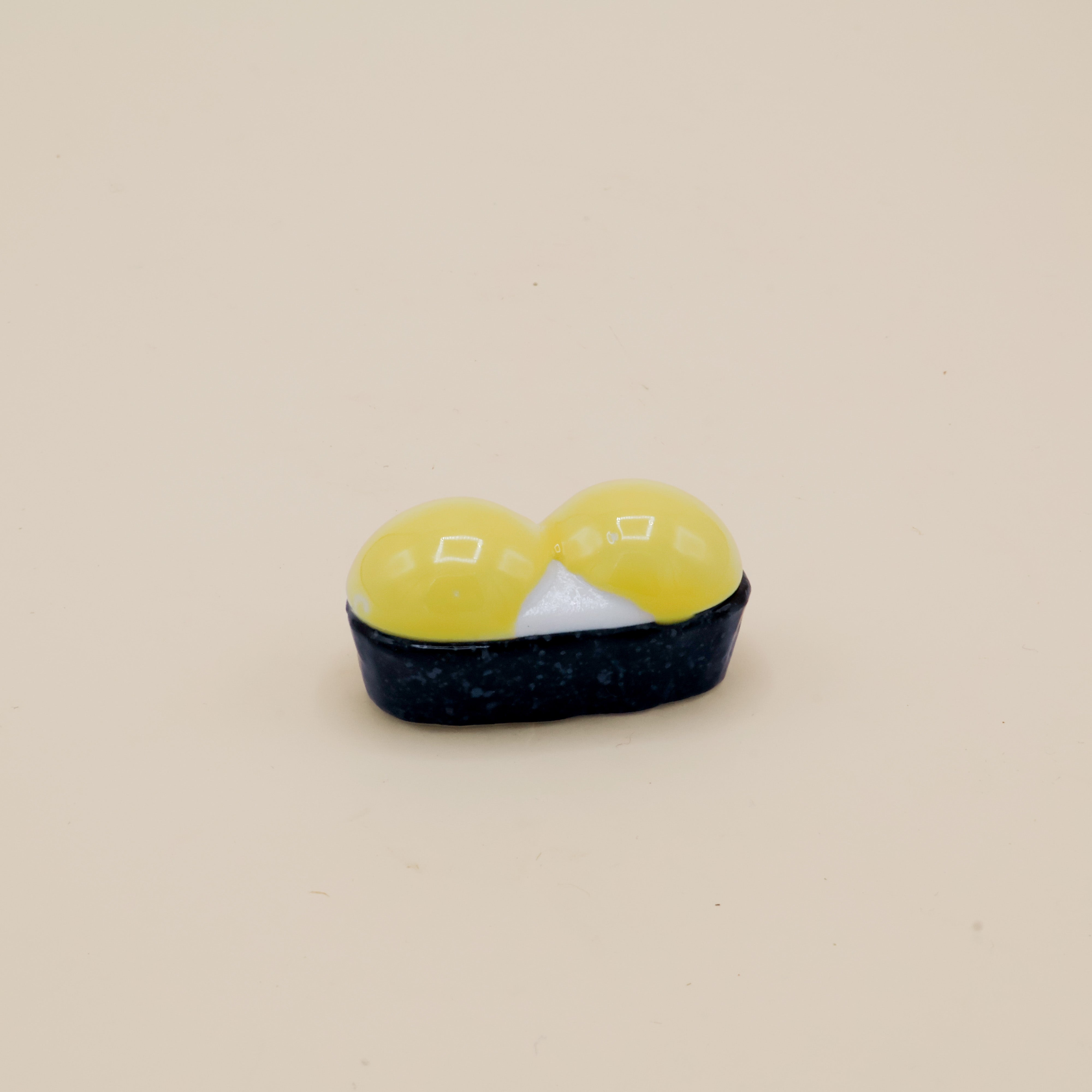 Spisepindeholder - Sushi med æg