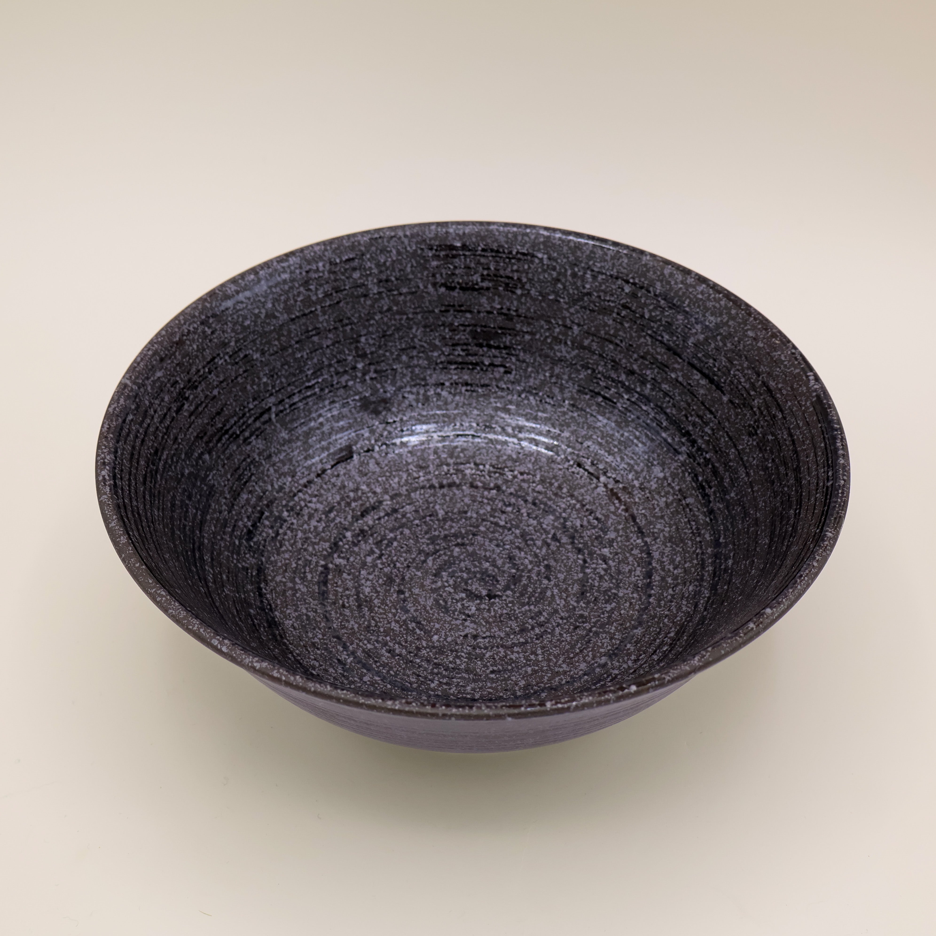 Ramenskål i sort med striber