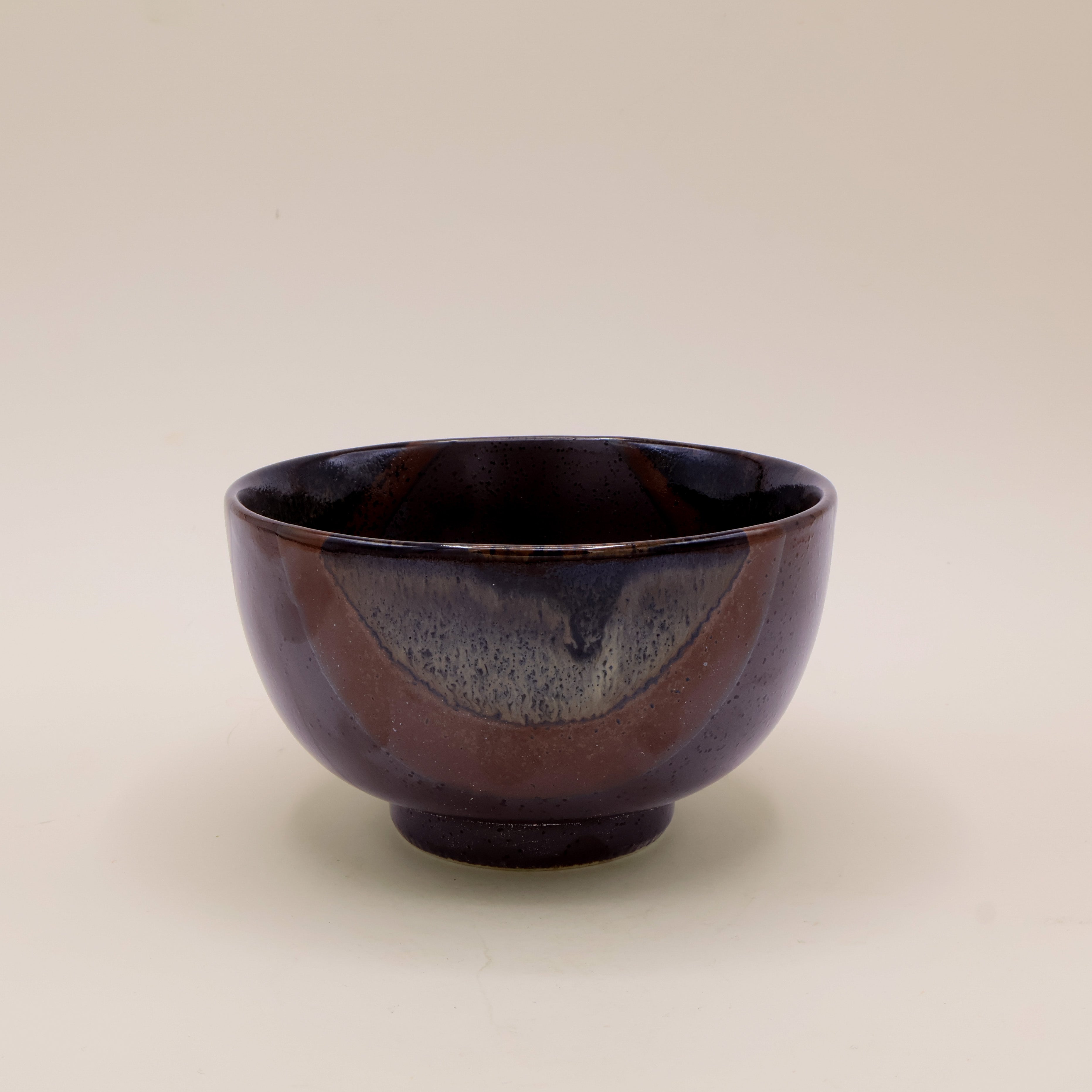 Skål med metallisk brun glasur