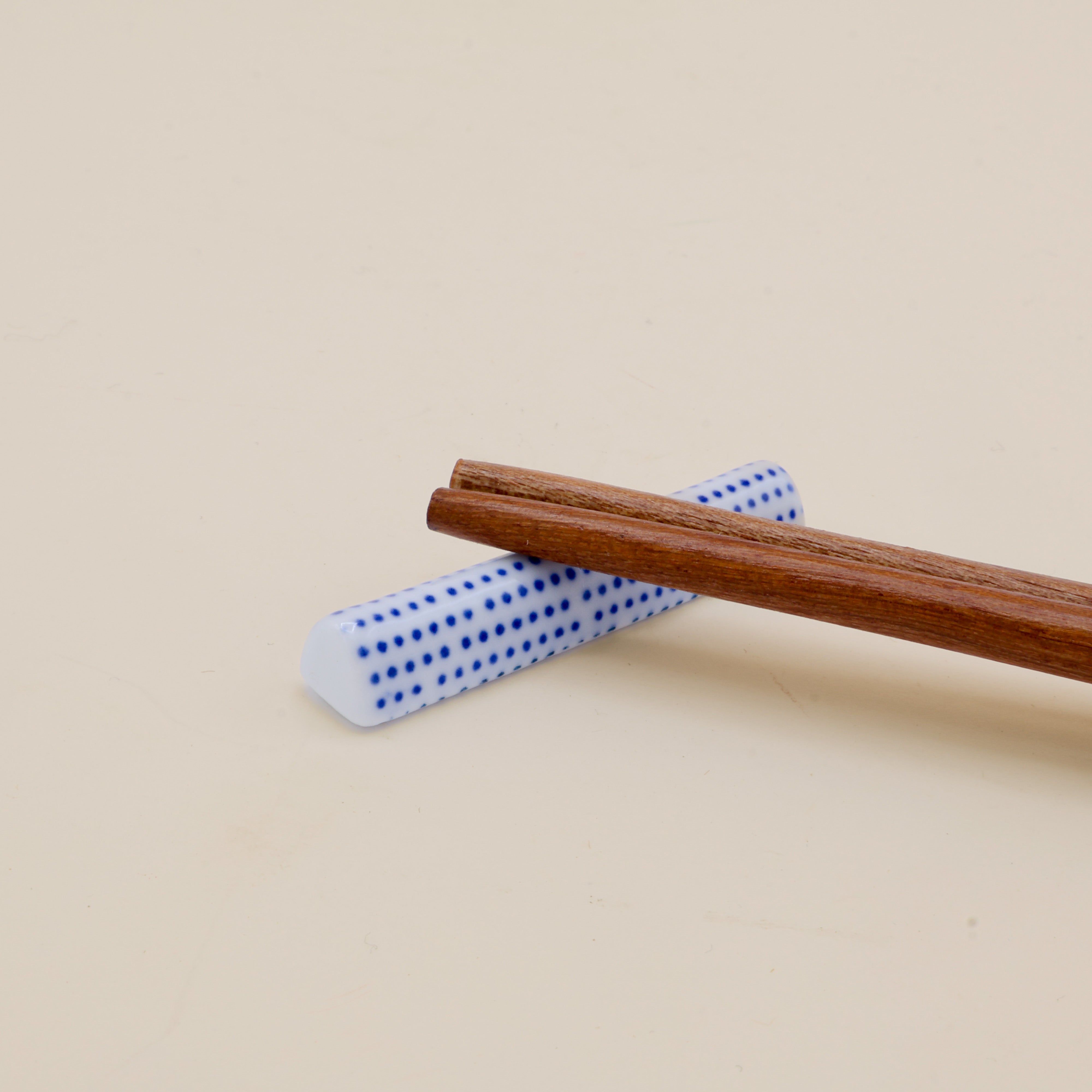 Chopstick holder - White with blue details