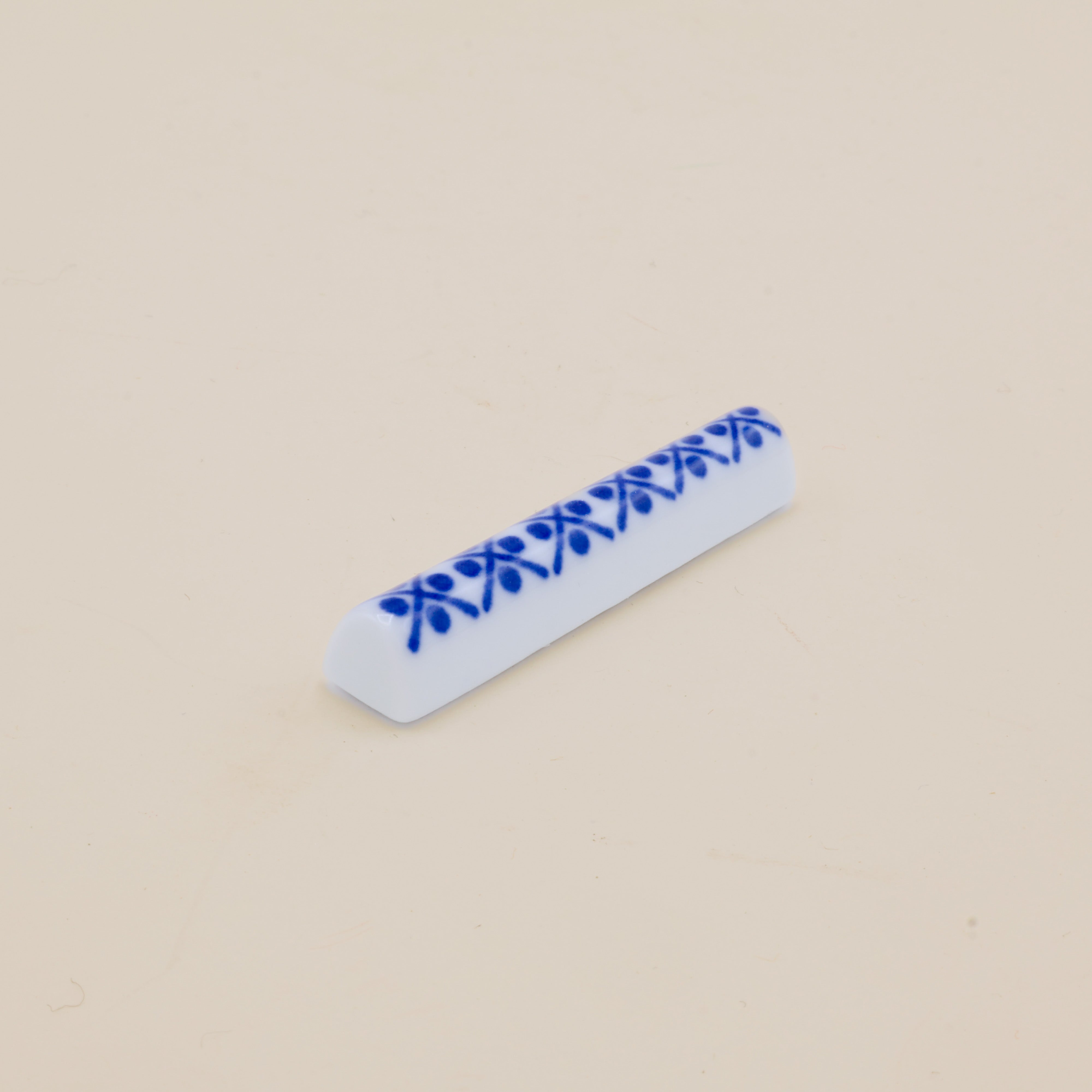 Chopstick holder - White with blue details