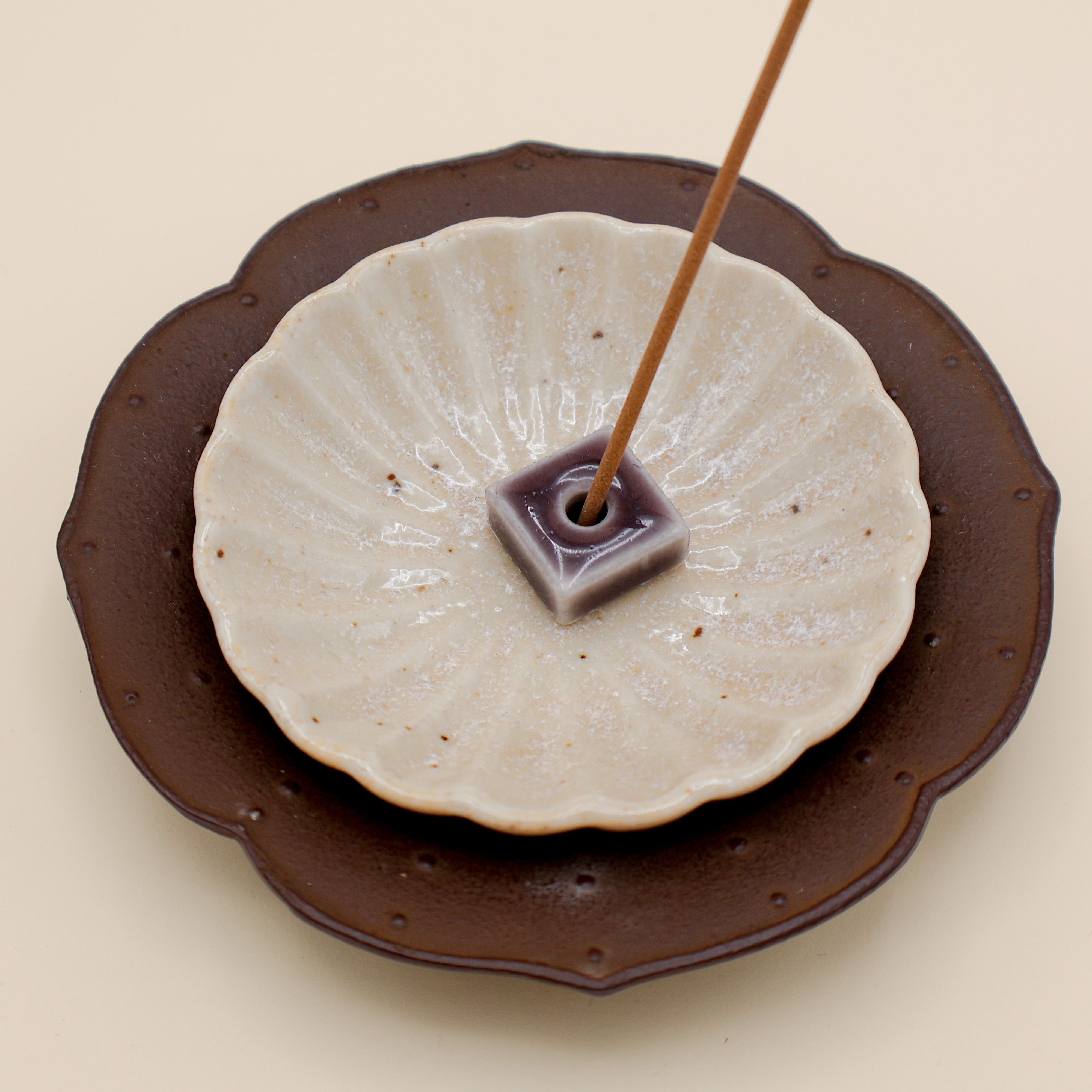 Holder til røgelse - Firkantet / Grålilla