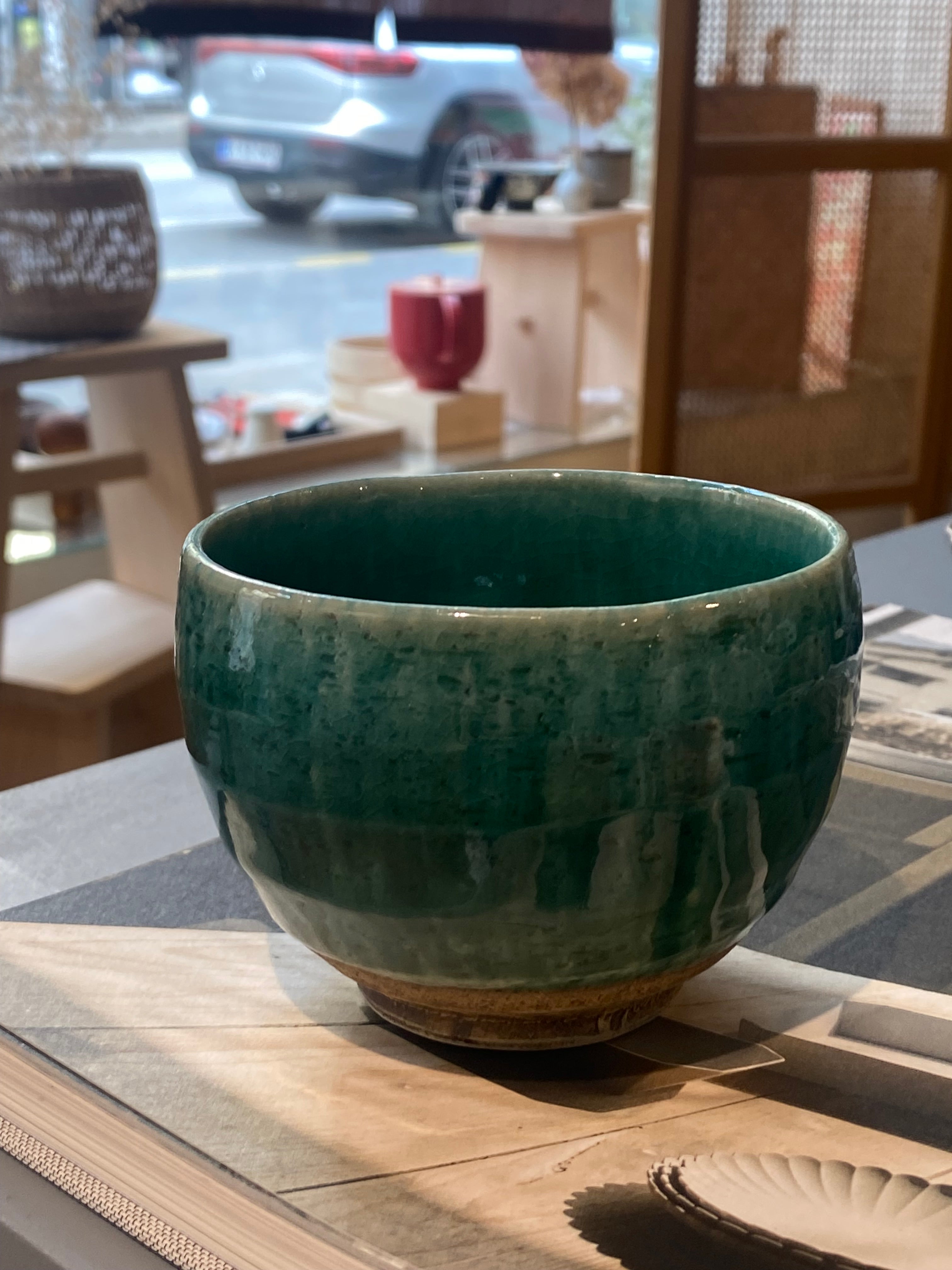 Japansk kop med blågrøn glasur