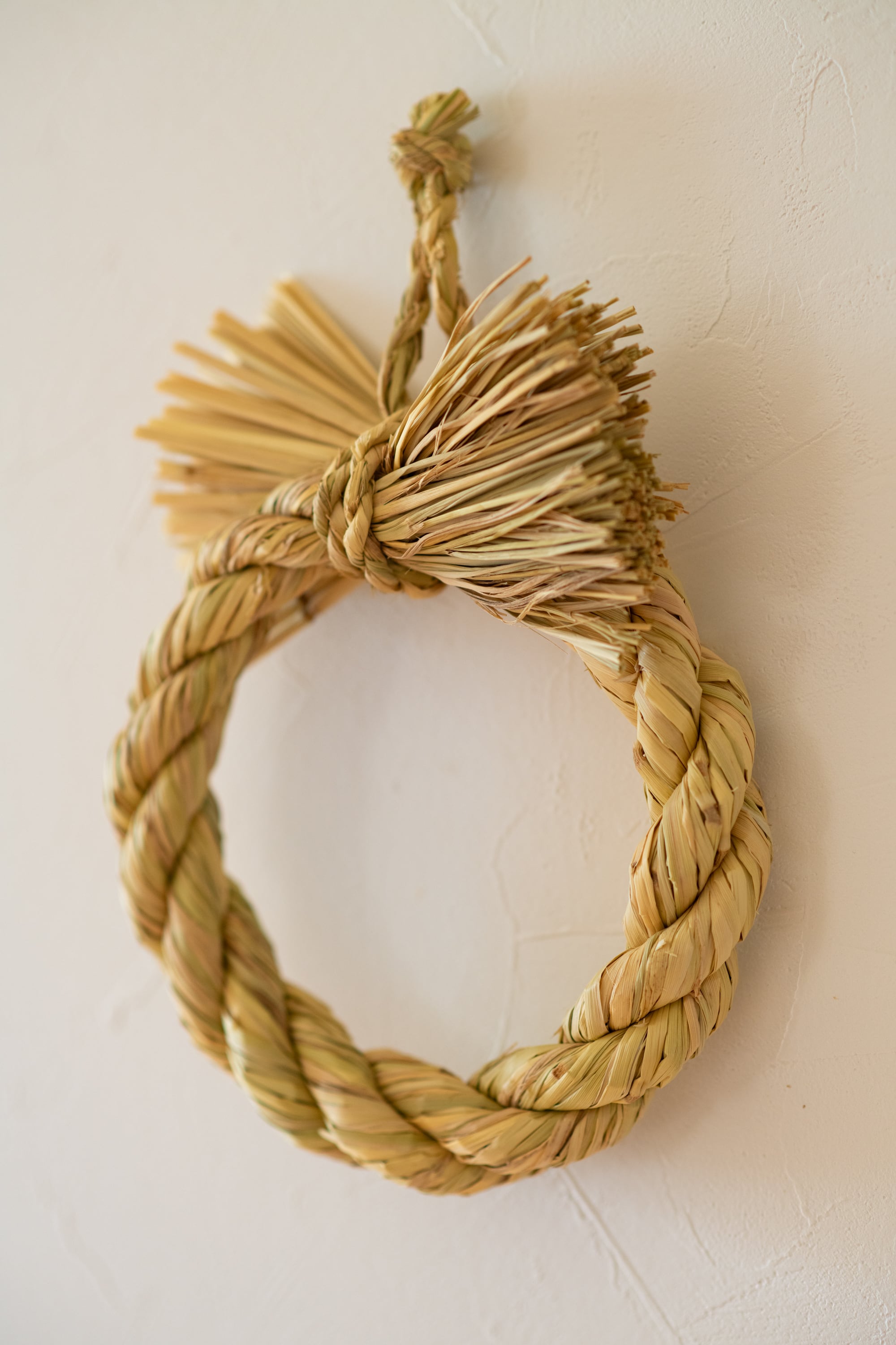 (quantity,price,measurement,image)Decorative wreath