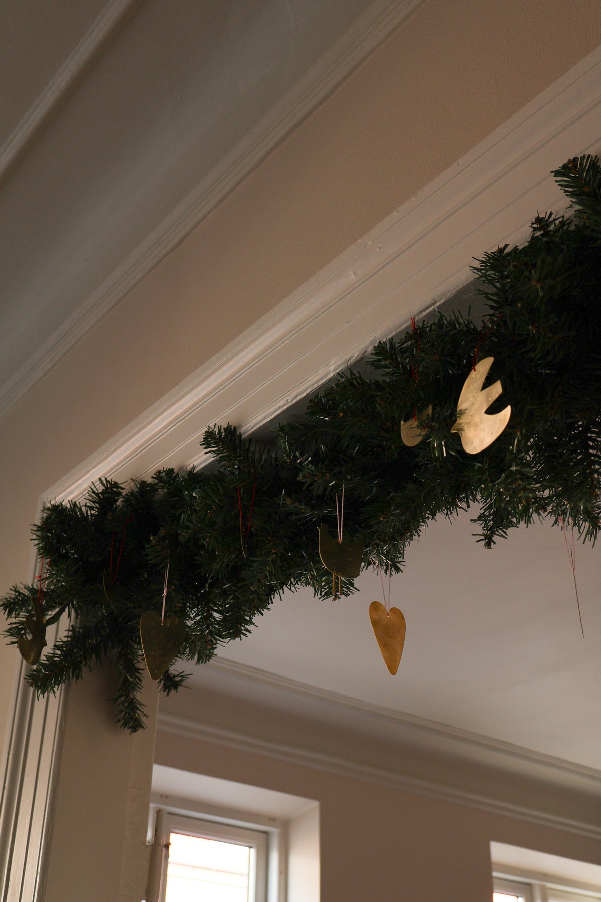 Håndlavet julepynt i messing: fugle ornament
