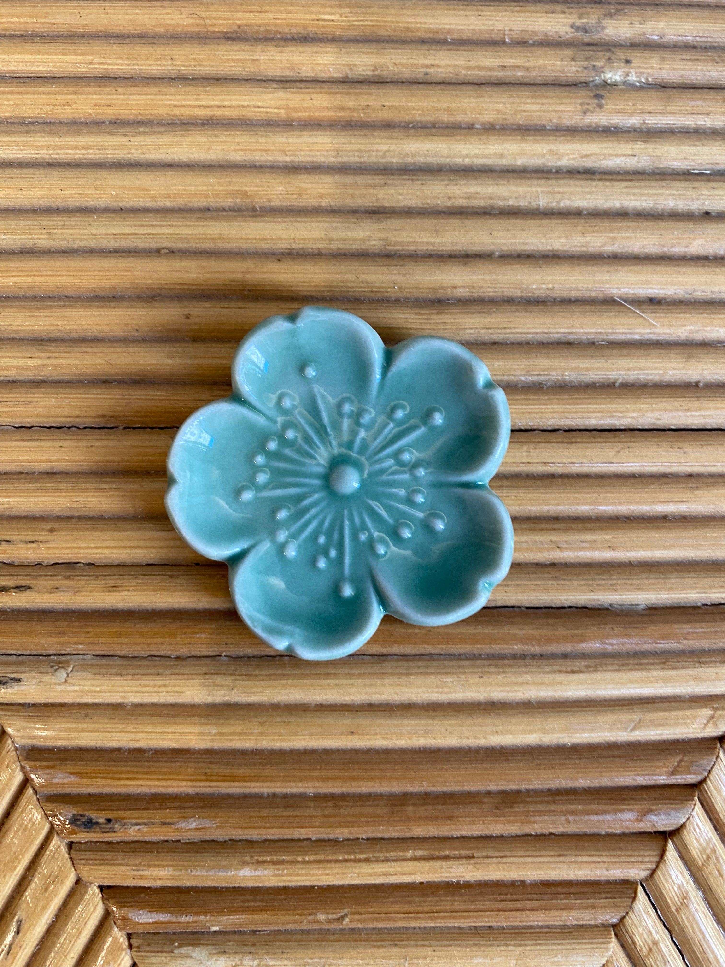 Chopstick holder: Sakura flower