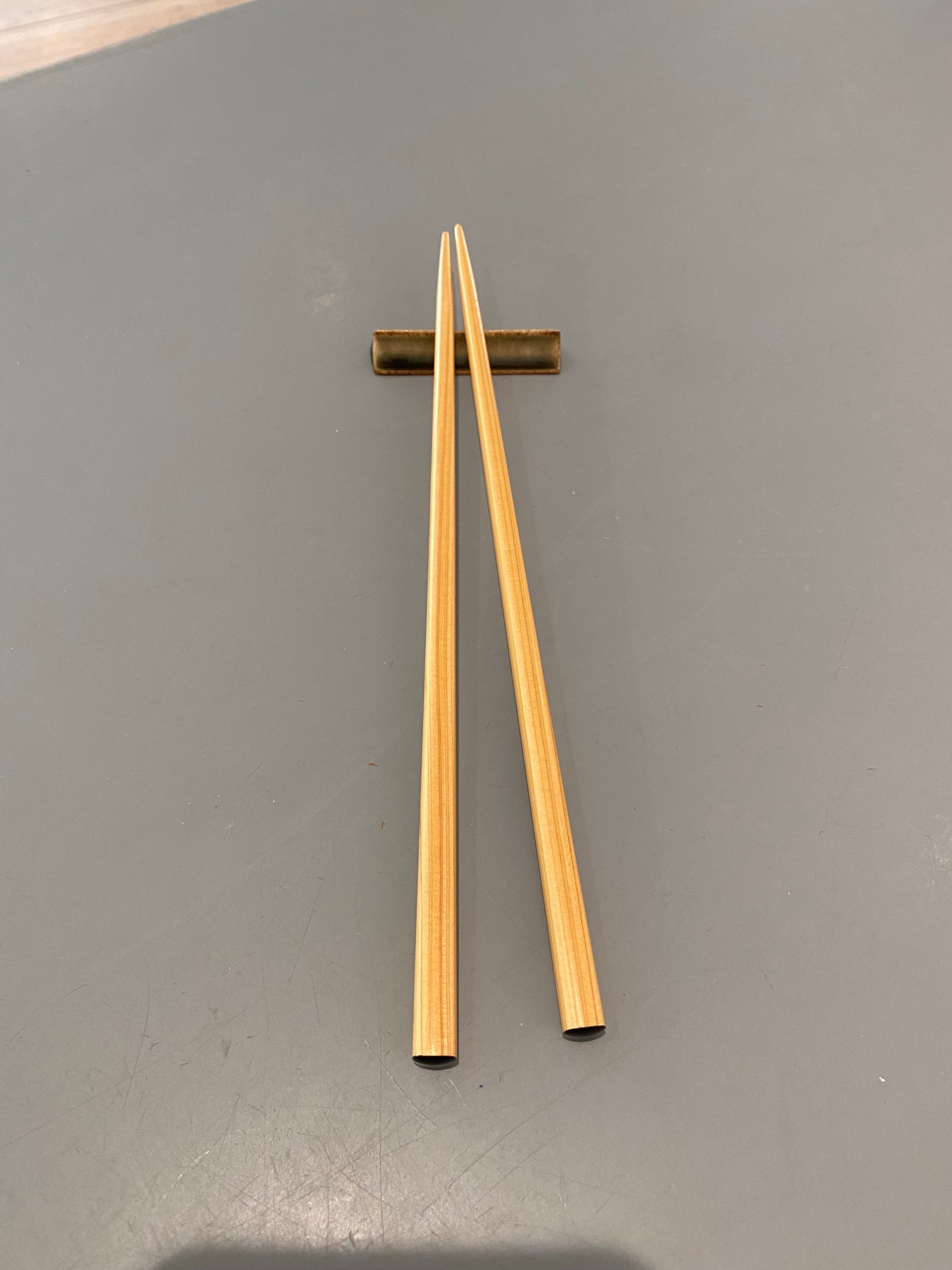 Chopstick holder - Dark green triangle