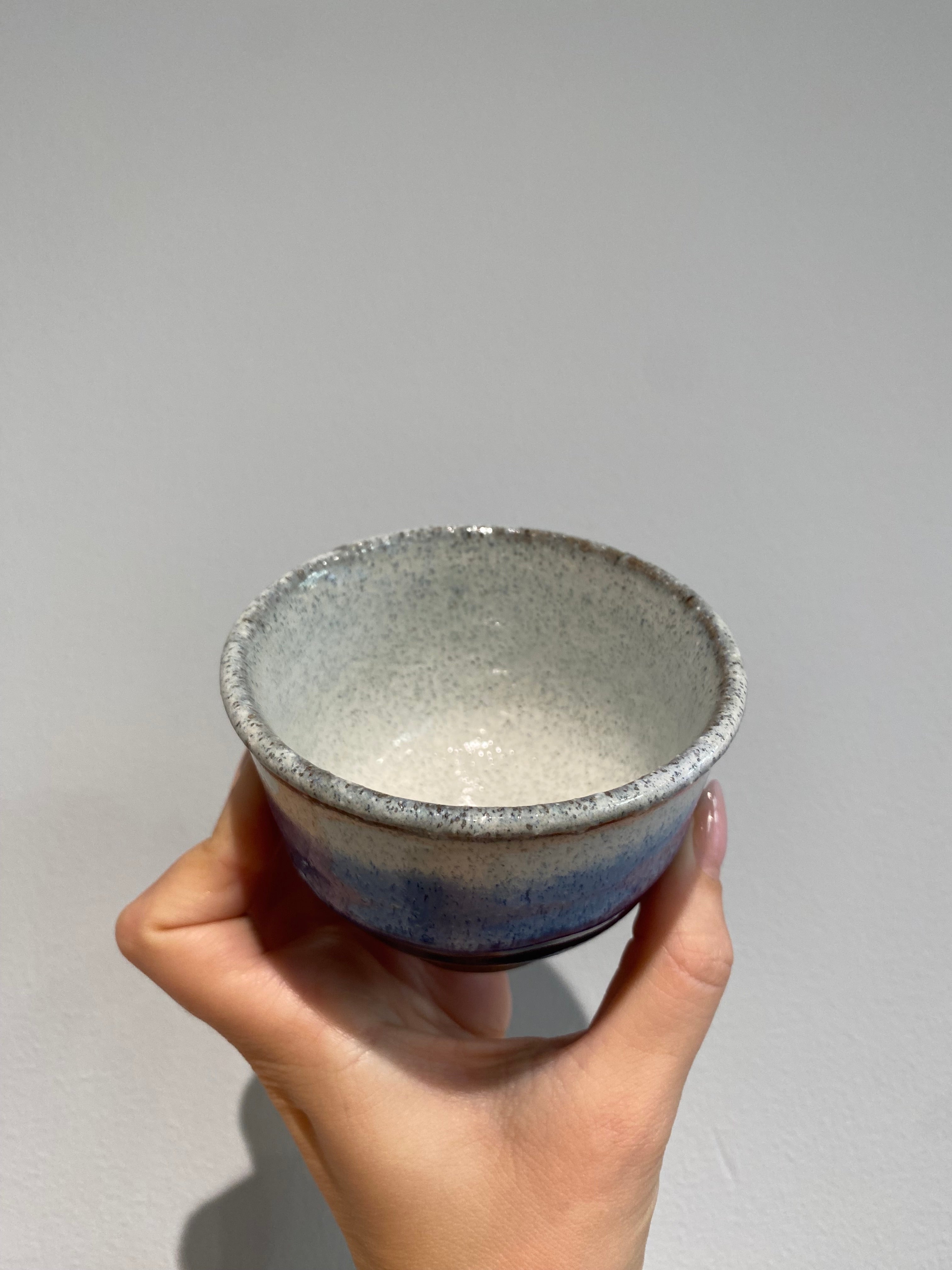 Small cup with blue shades and sparkles