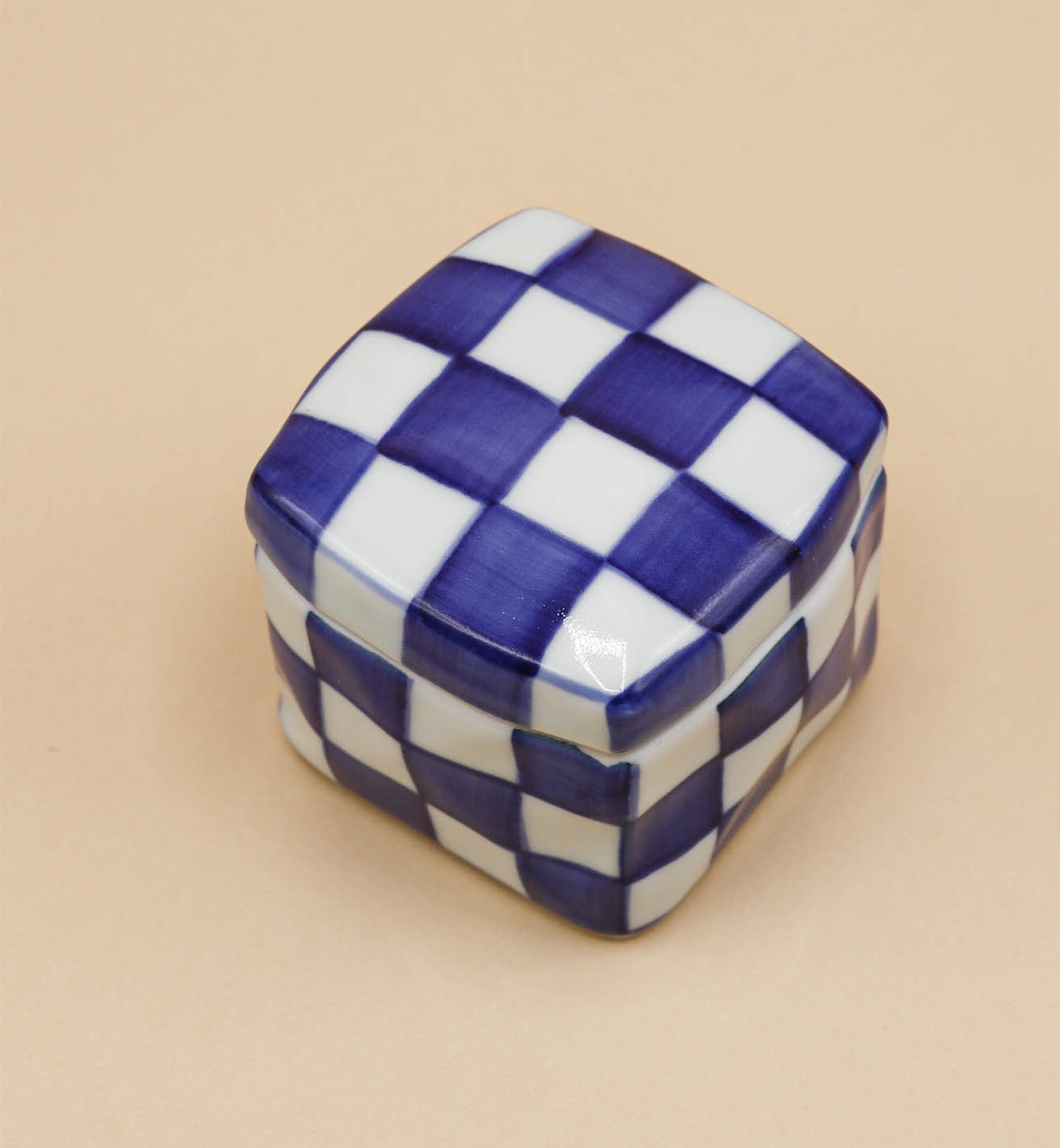 Square Jar with checkered lid in white and dark blue