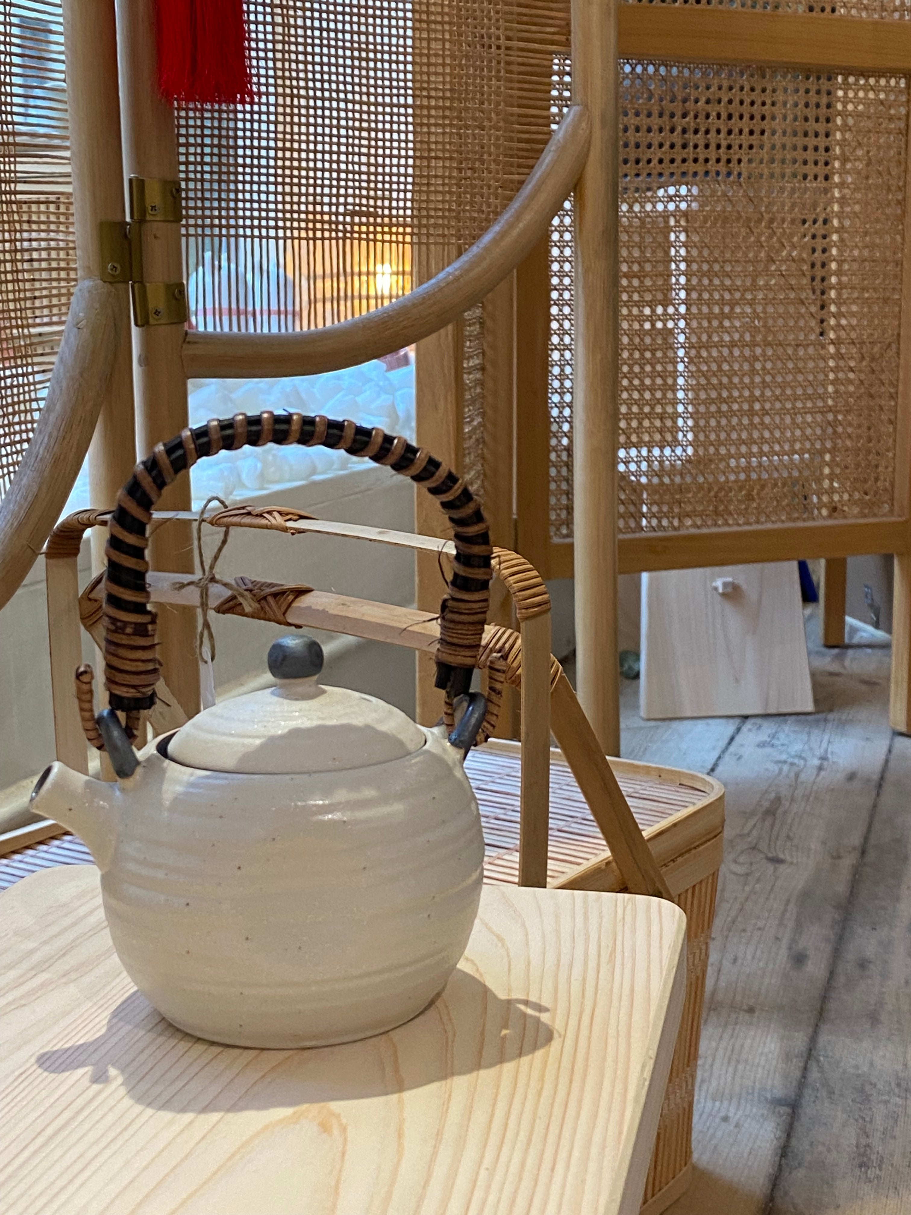 Mini teapot with bamboo shank