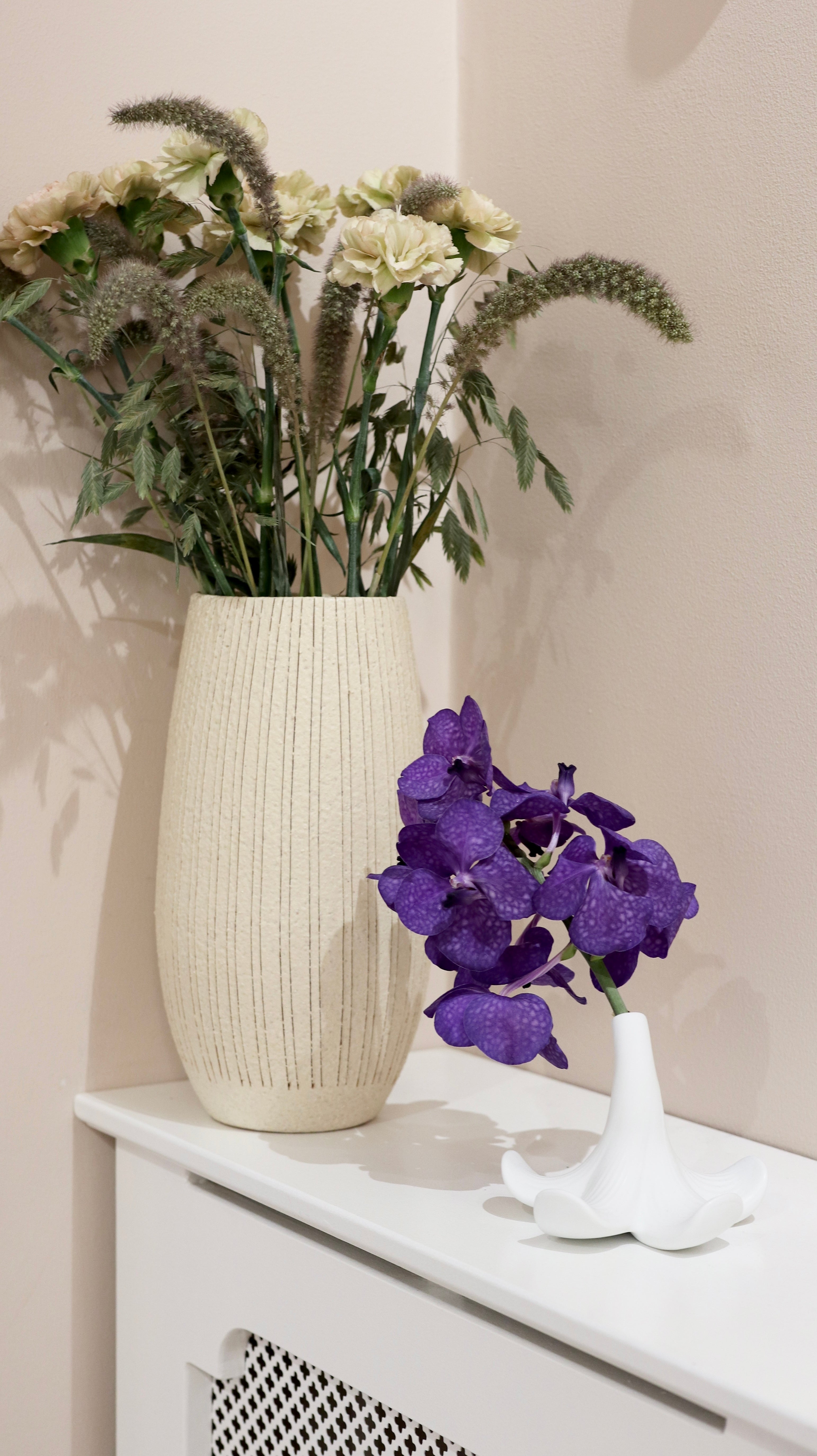 Large handmade vase in beige with stripes