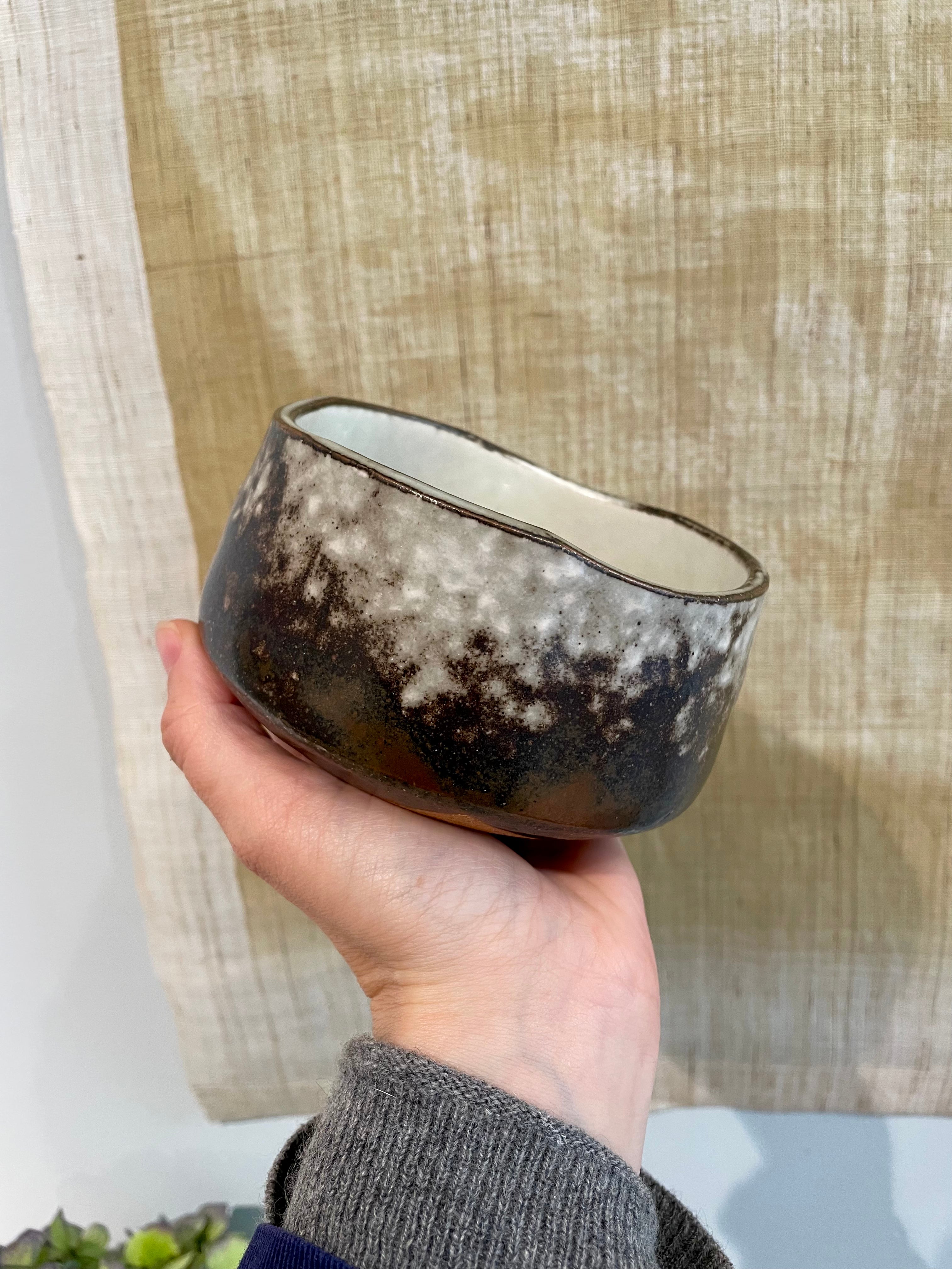 Matcha cup with brown pattern