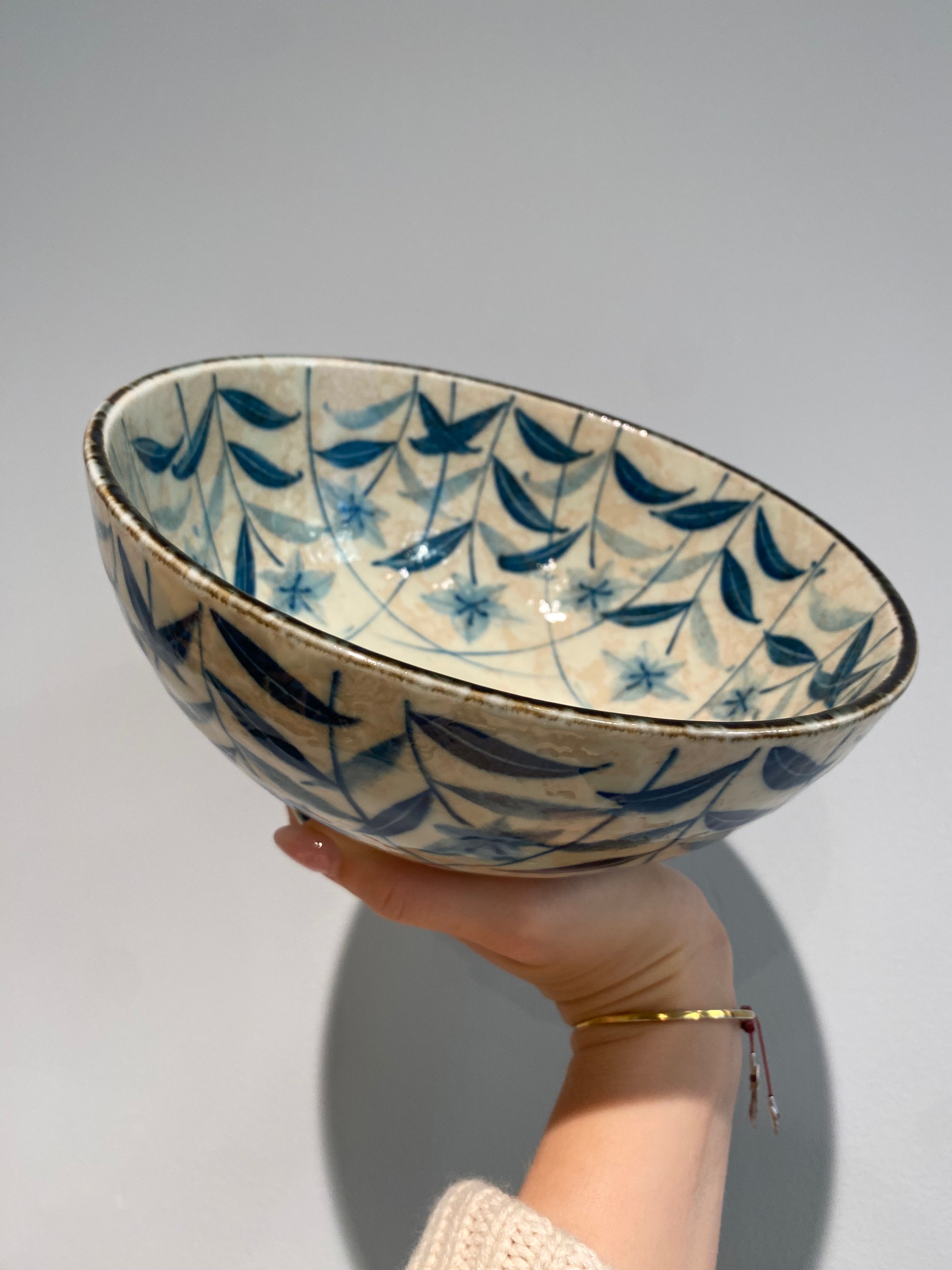 Noodle bowl with blue floral motif