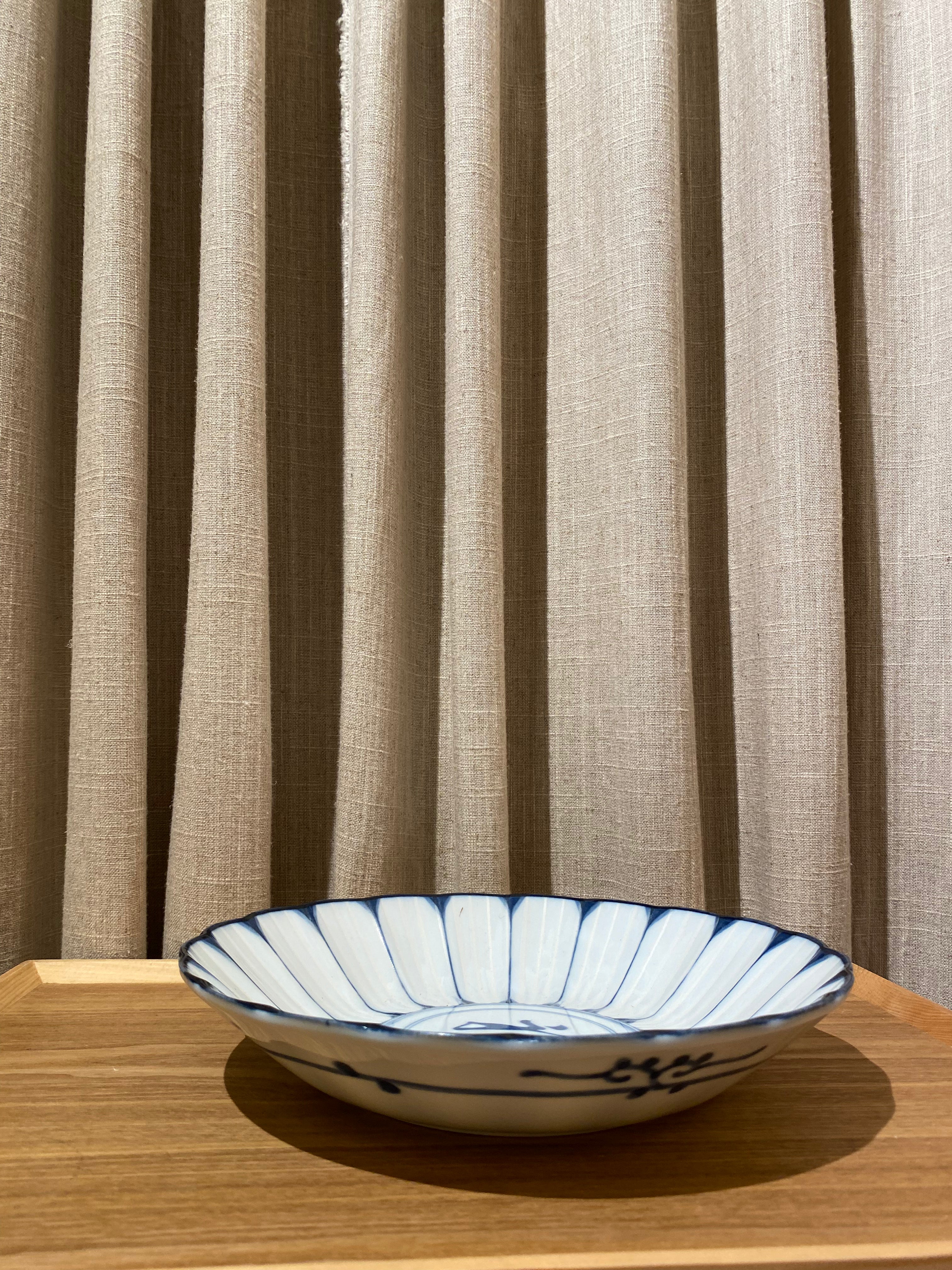 Dish/deep plate with Japanese characters