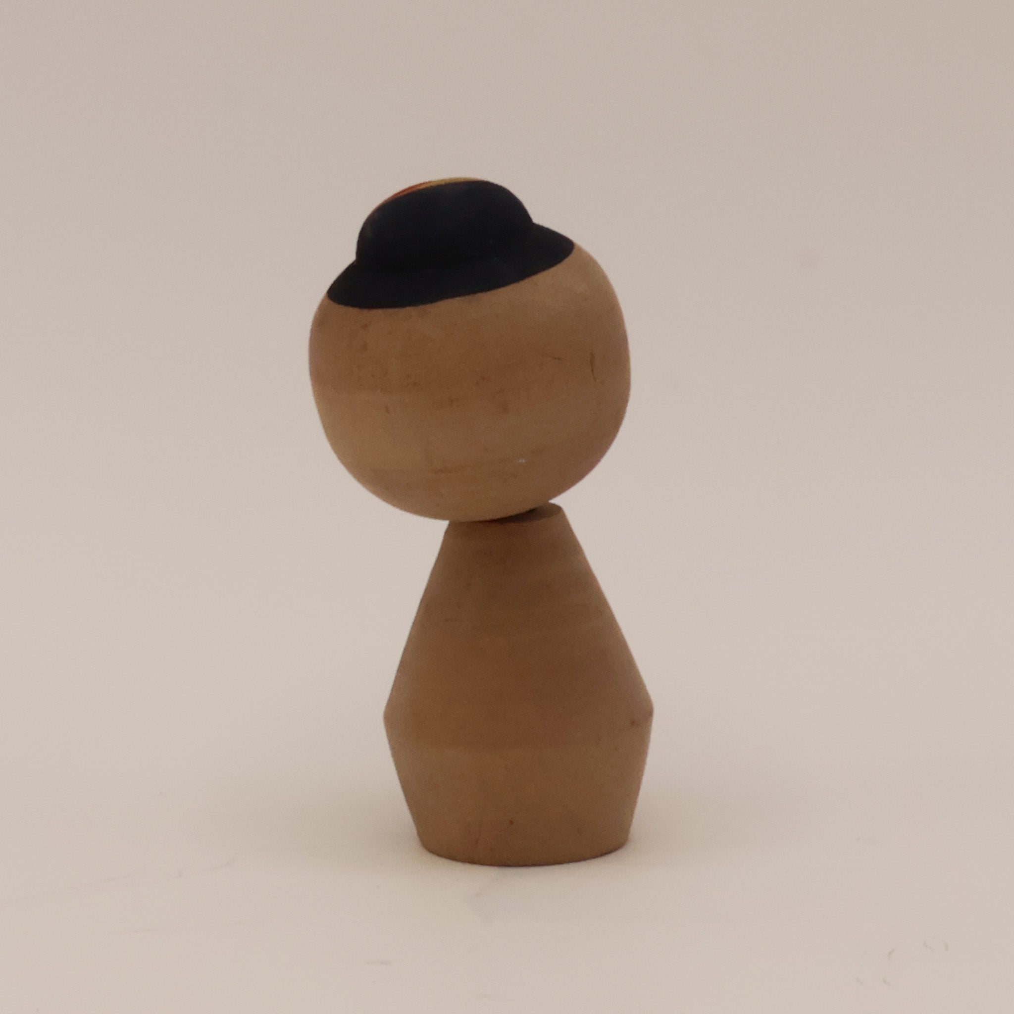 Kokeshi nr. 907