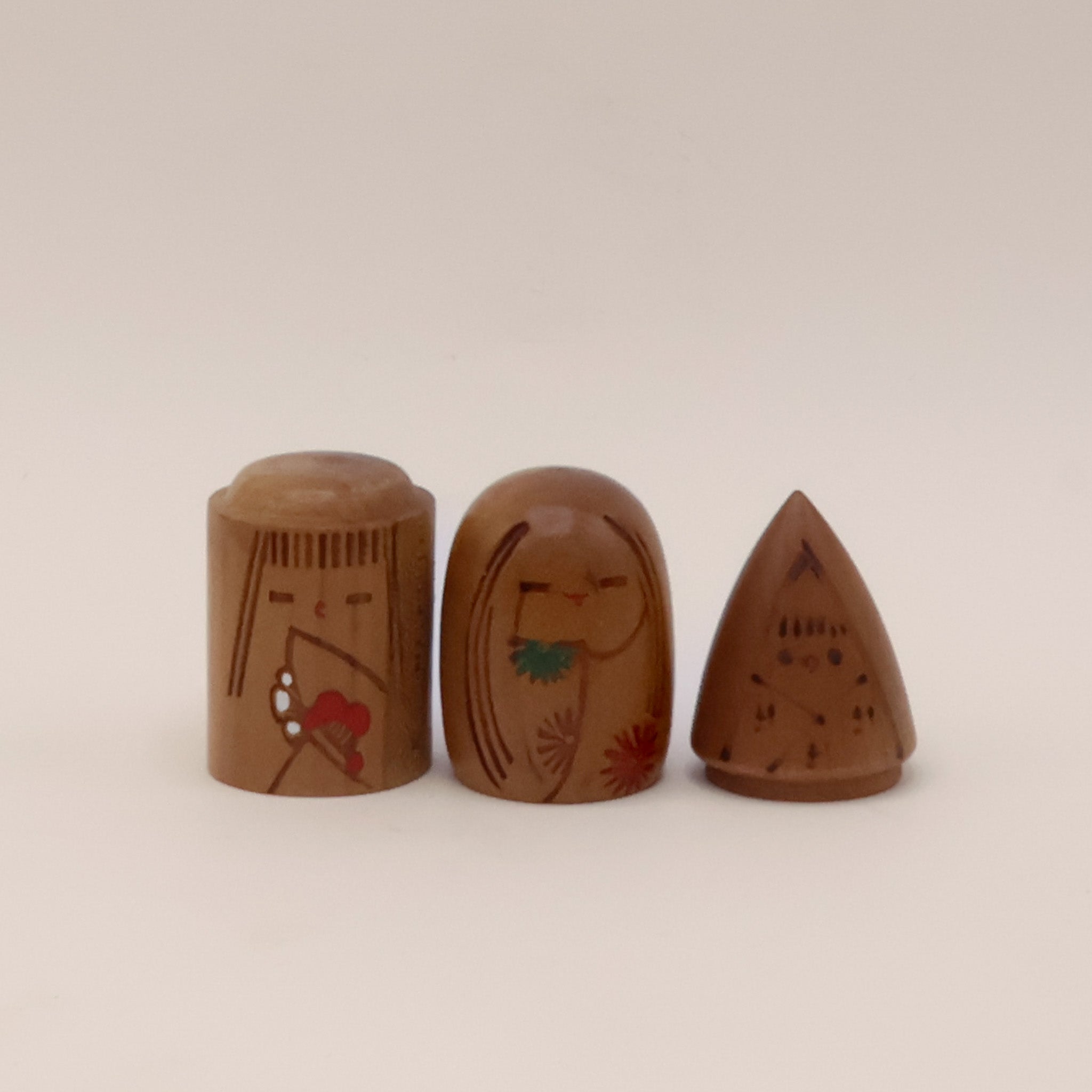 Kokeshi set of 3. No. 916