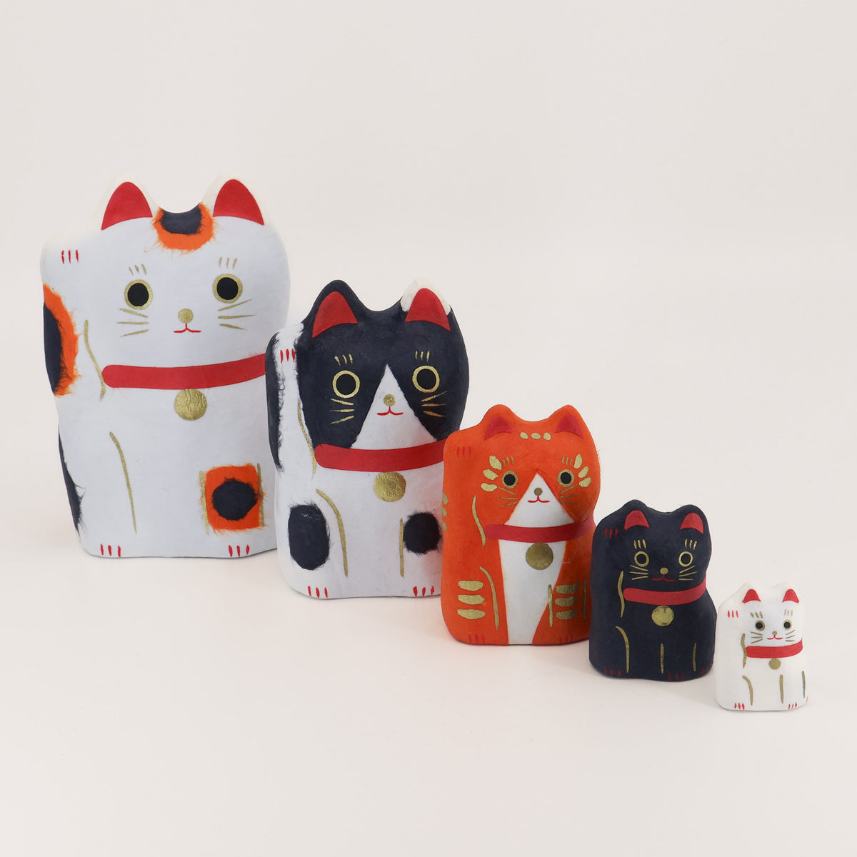 Lucky Cat babushka I forskellige farver