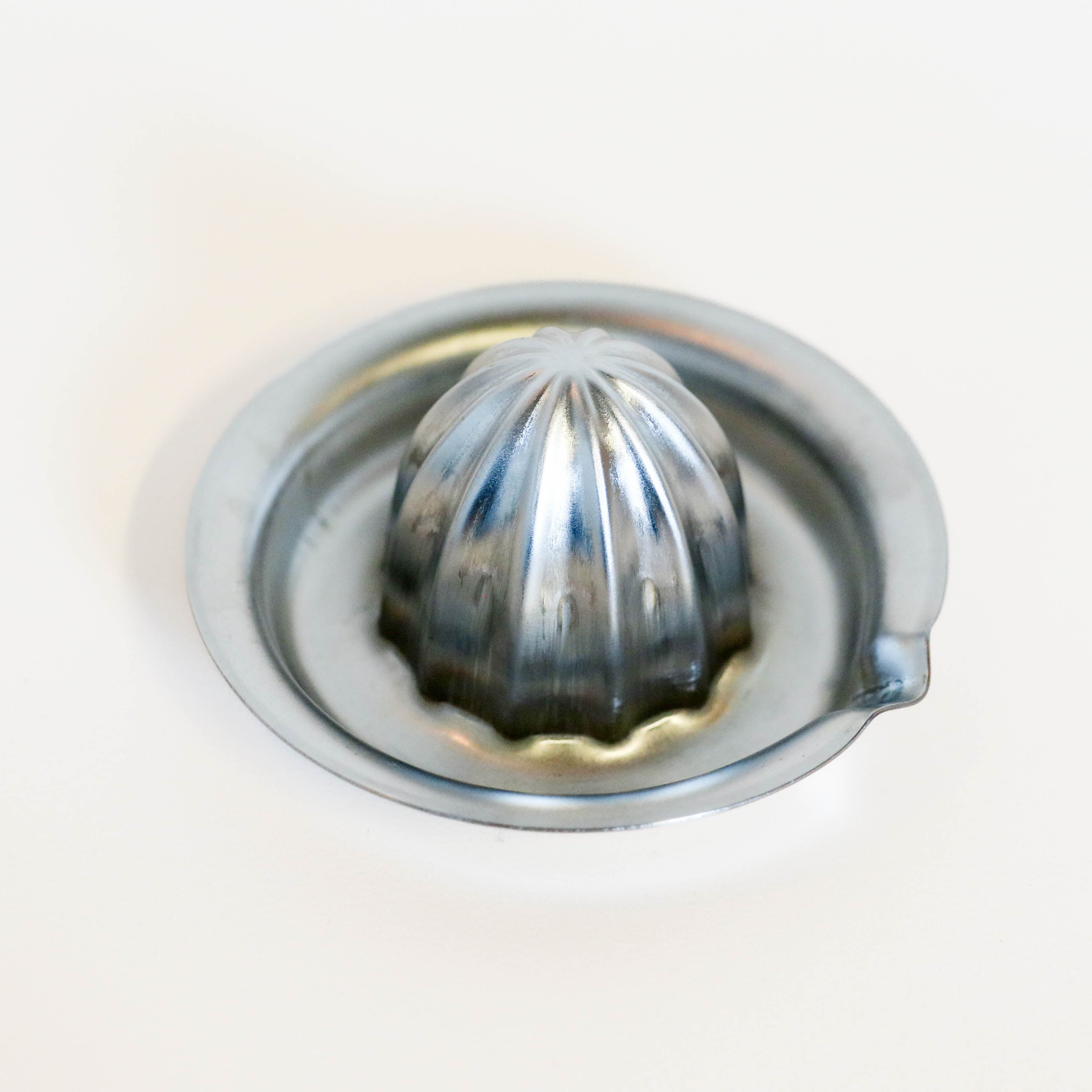 (Missing price and quantity) Citrus press in steel
