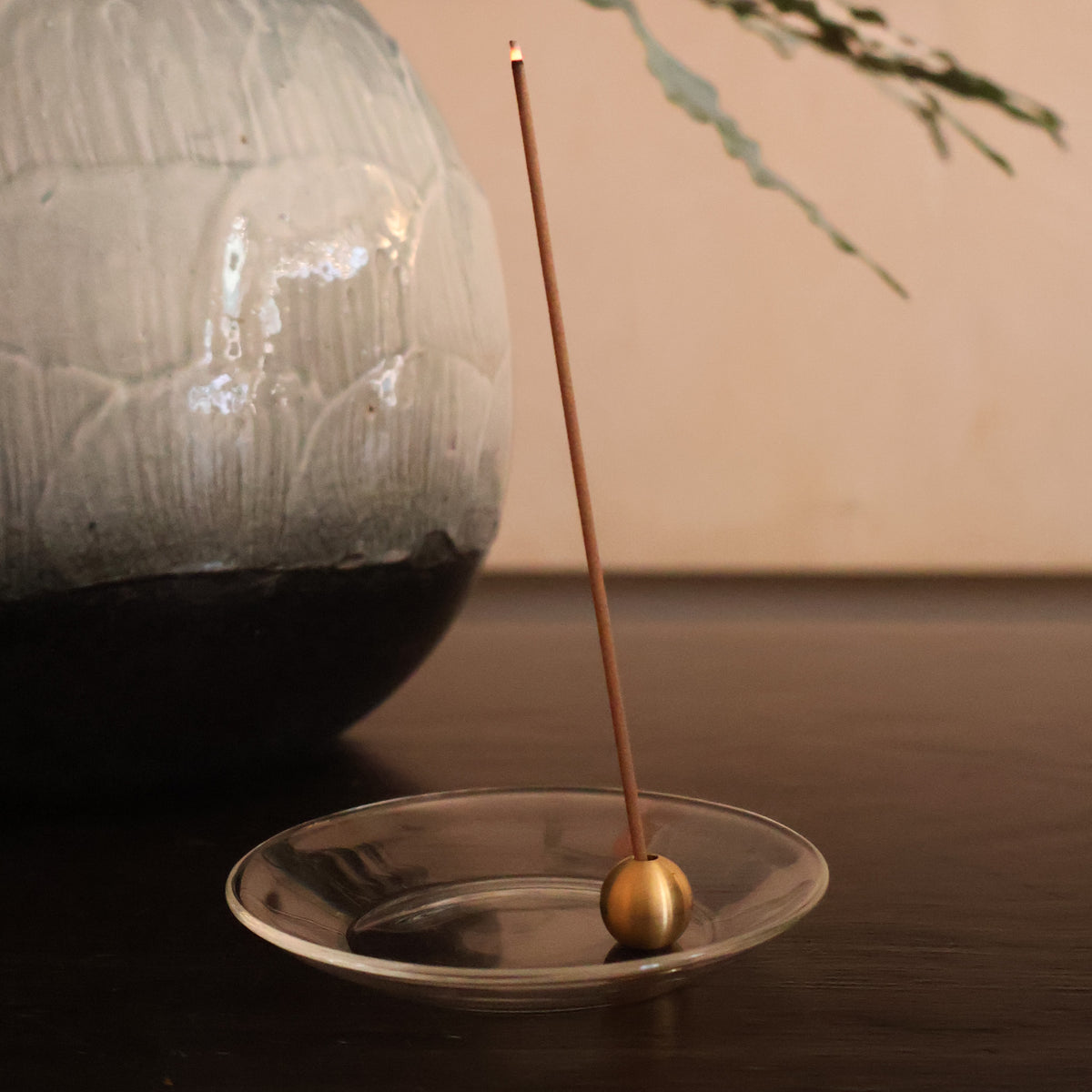 Holder til røgelse - Glas og messing / Ball