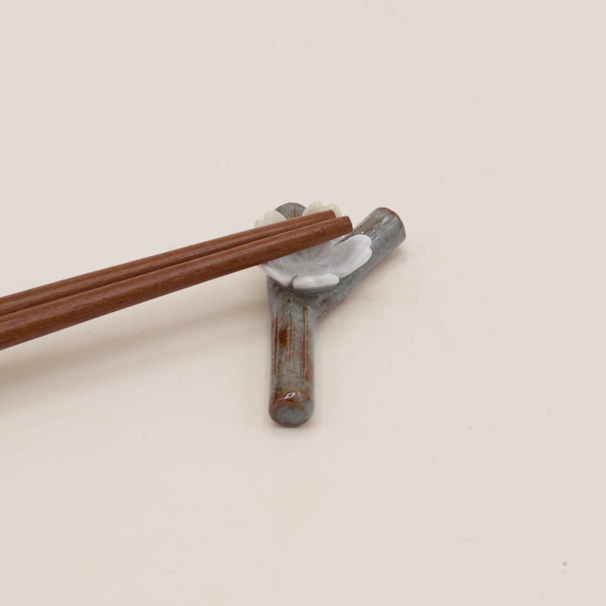 Chopstick rest - Branch with white flower