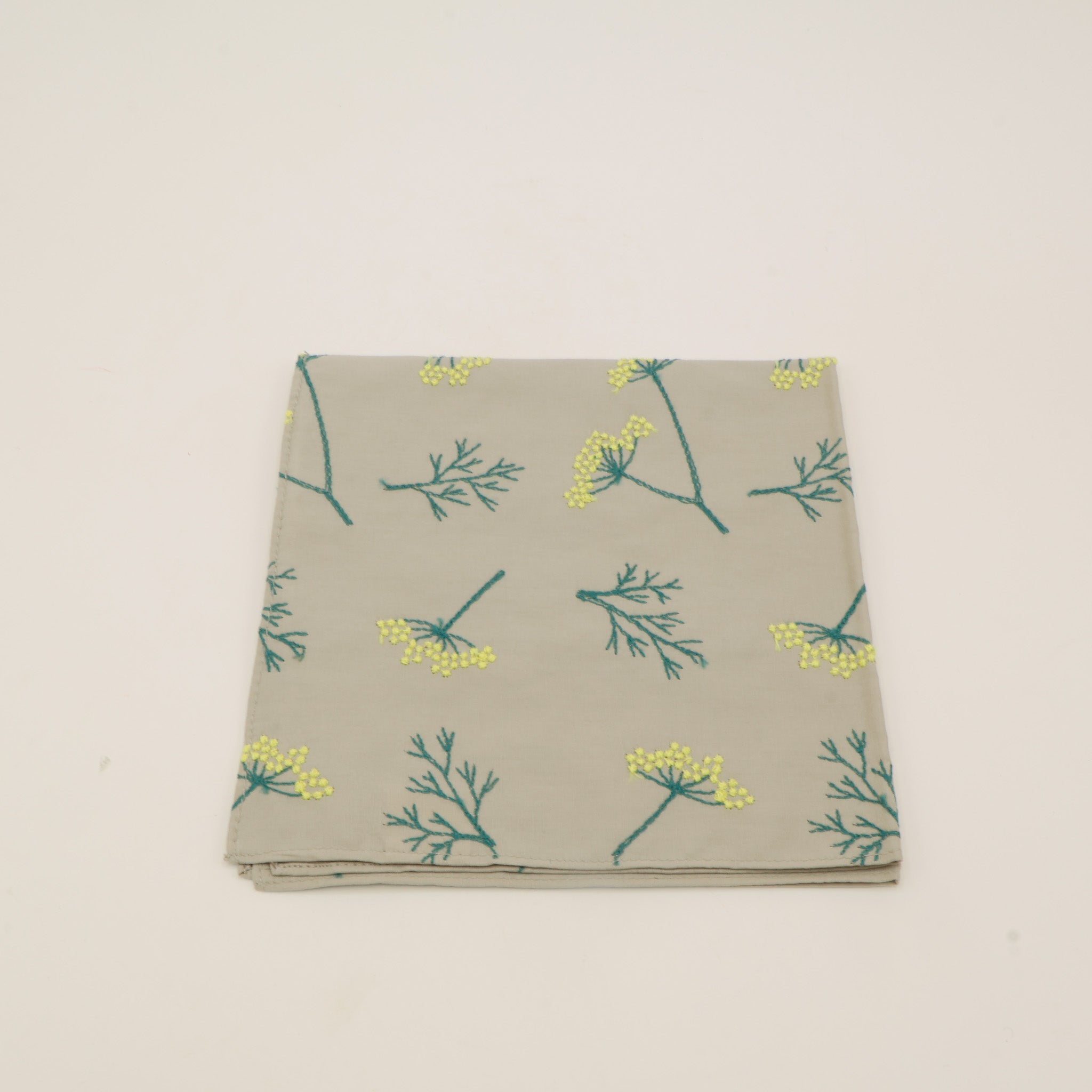 Stofservietter med broderede blomster