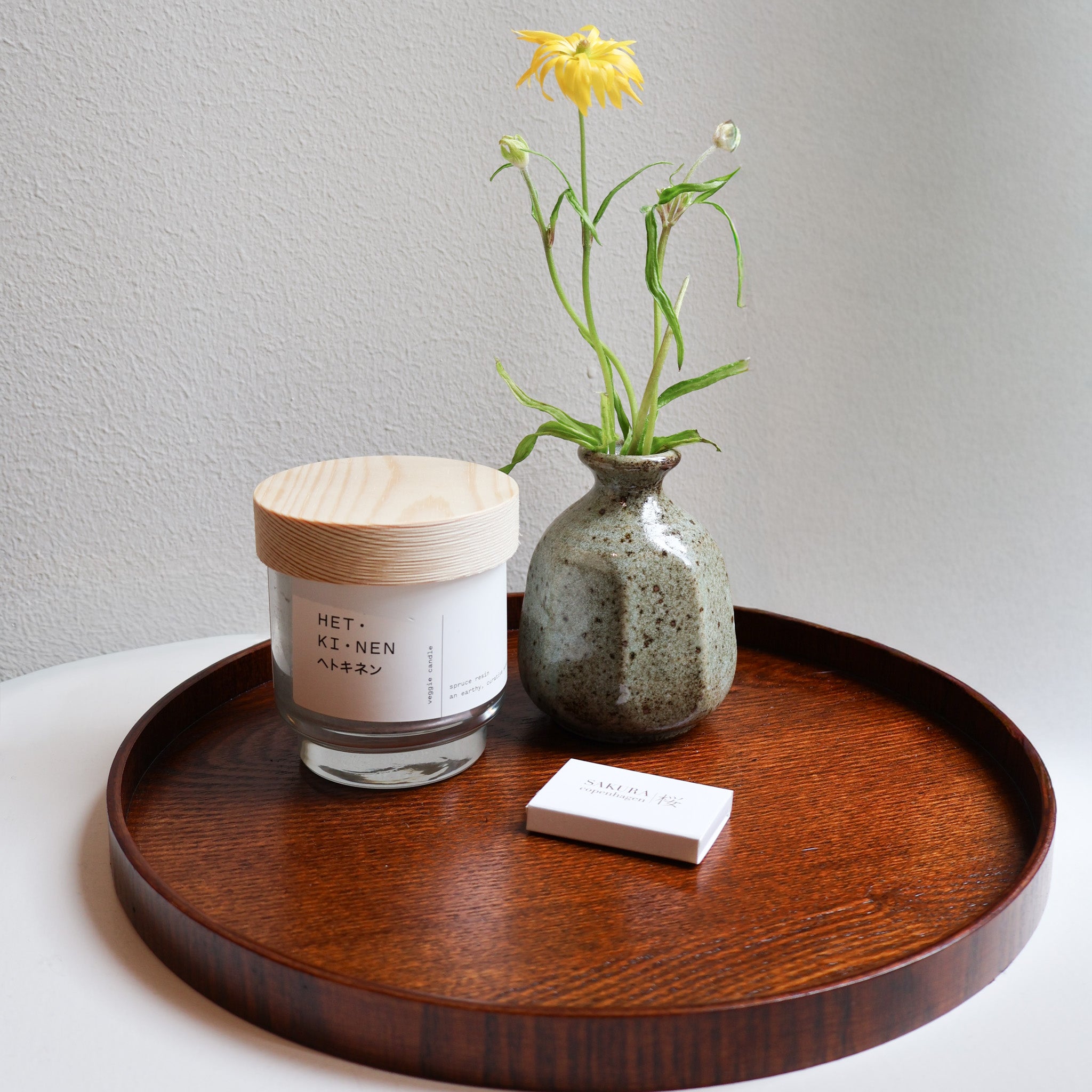 Rund træbakke - Mørkebrun