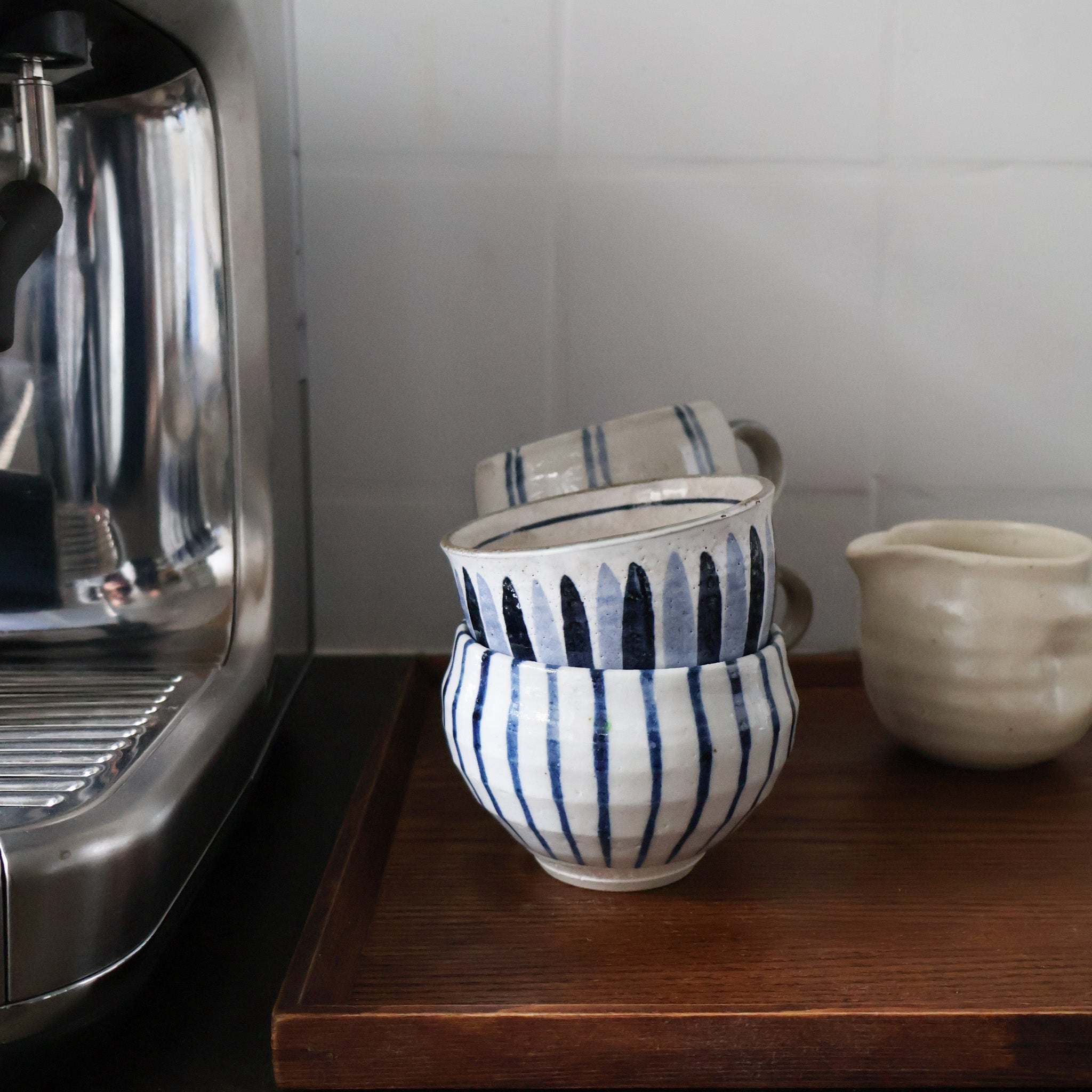 Kvadratisk træbakke - Mørkebrun