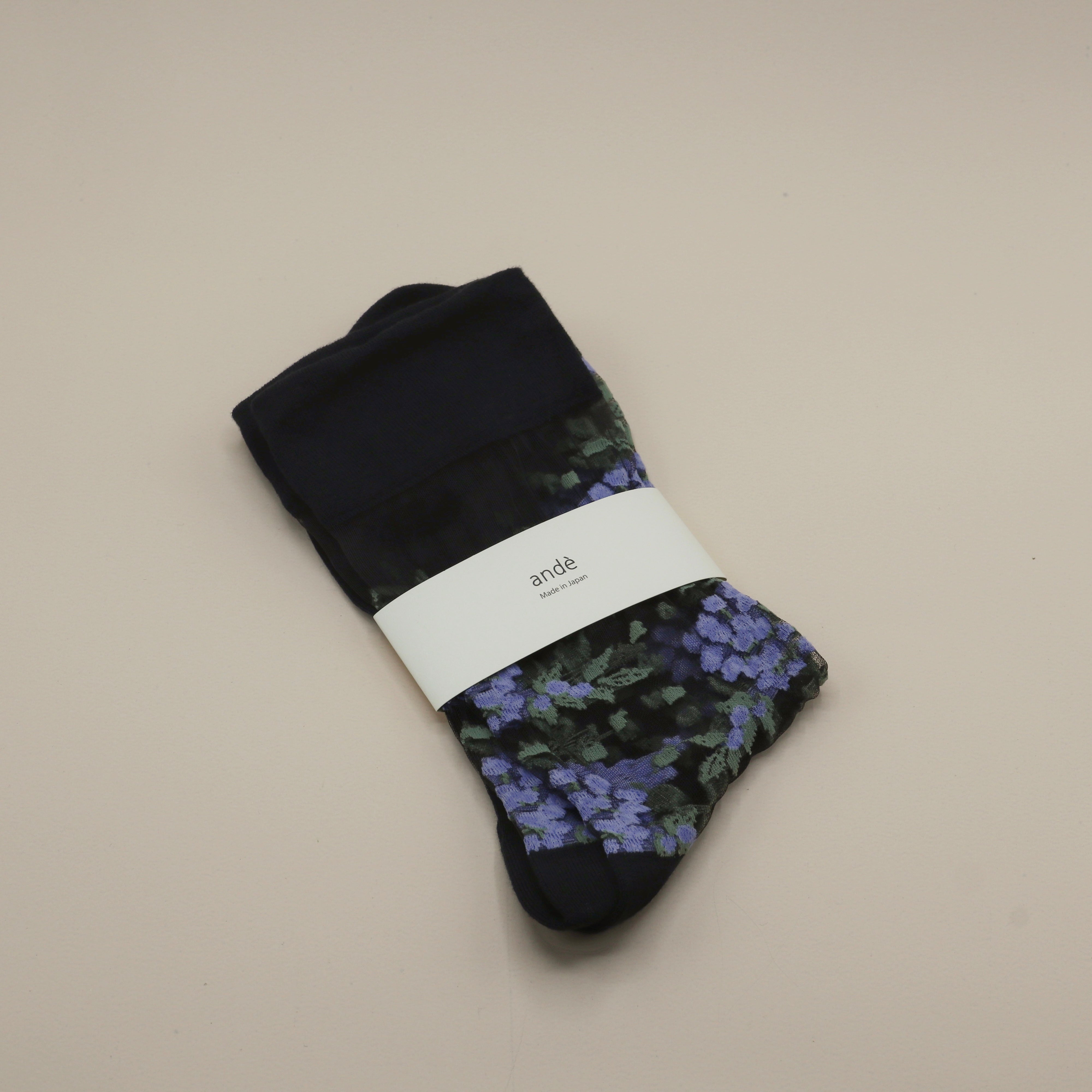 andè stockings - Black with blue flowers