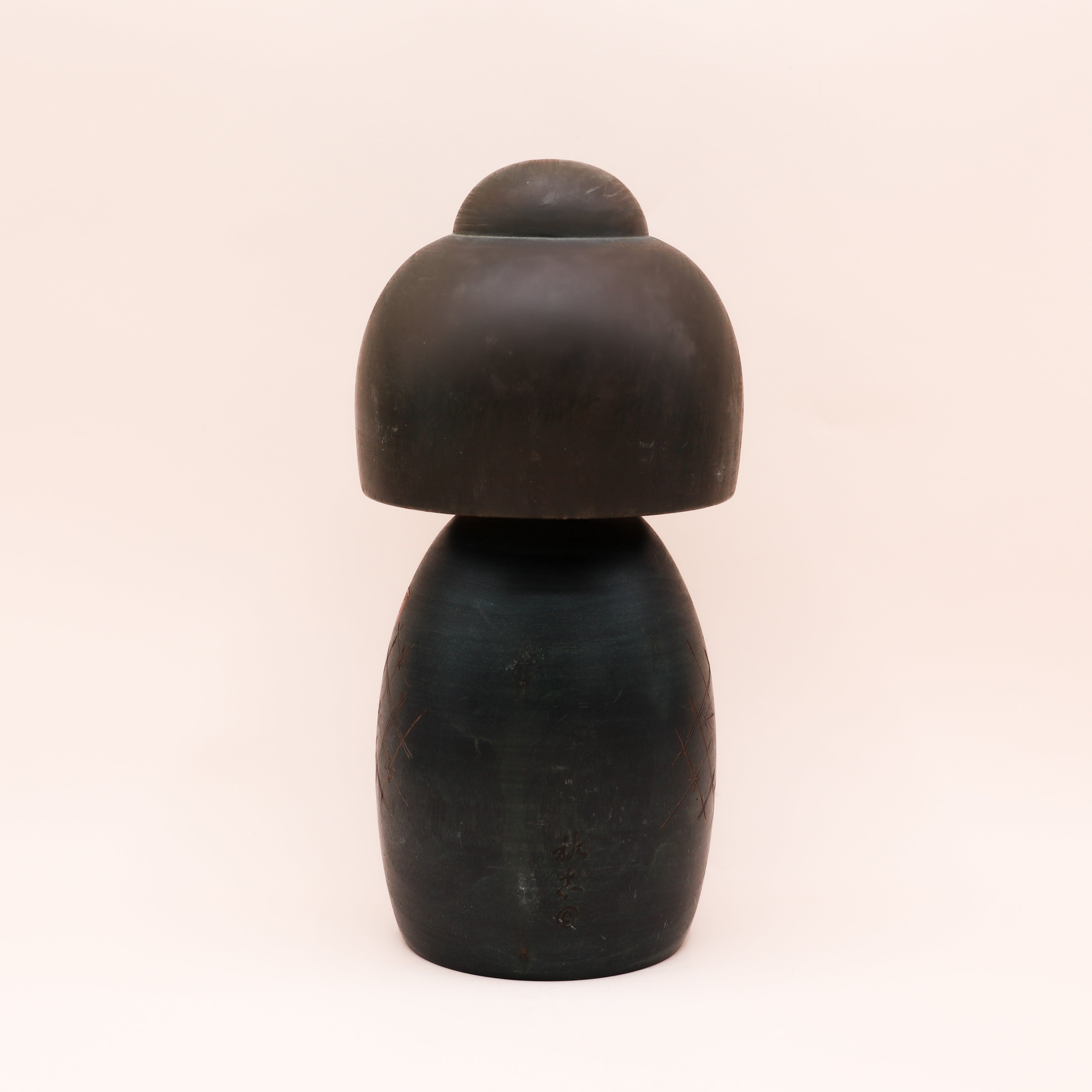 Kokeshi nr. 817 og nr. 818