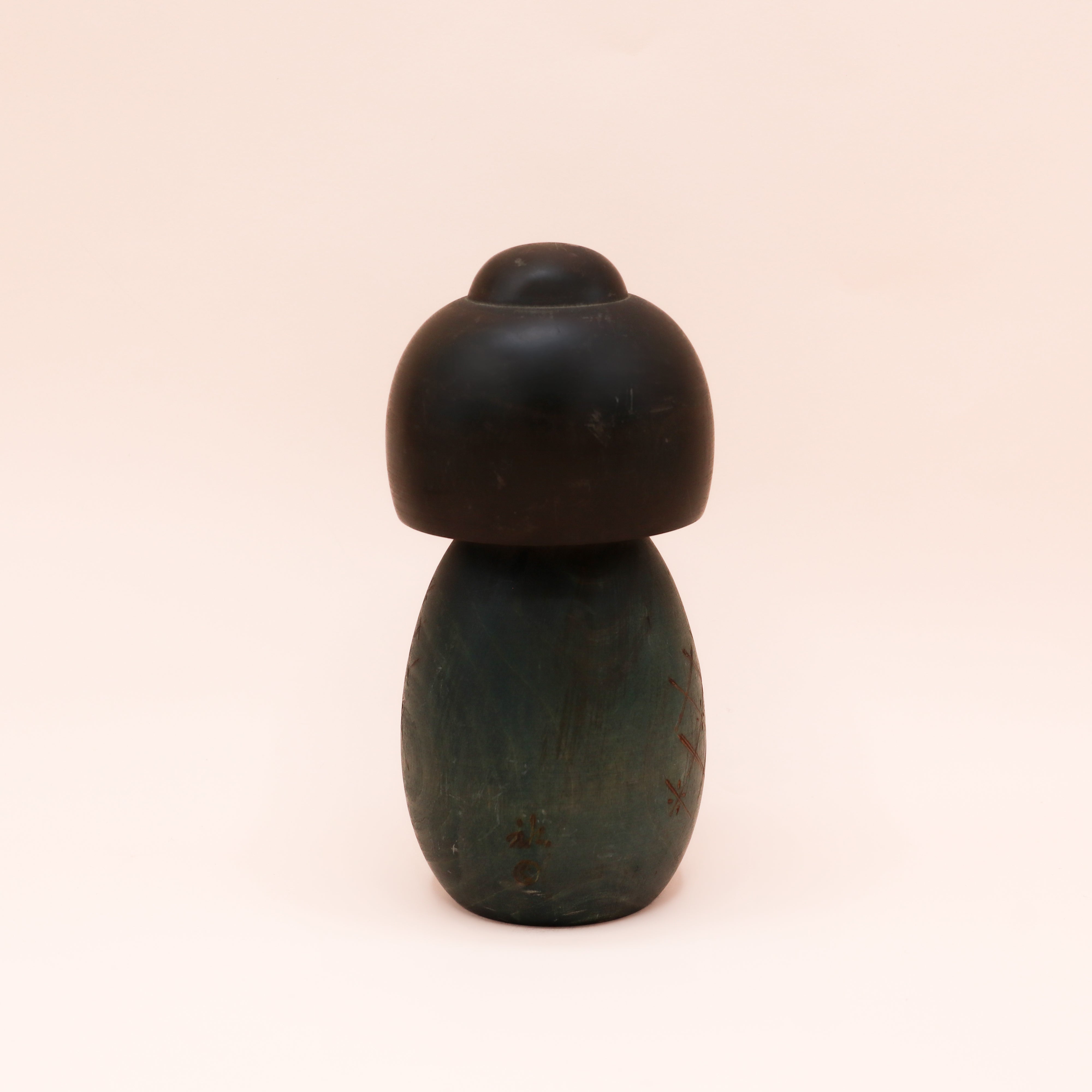 Kokeshi nr. 817 og nr. 818