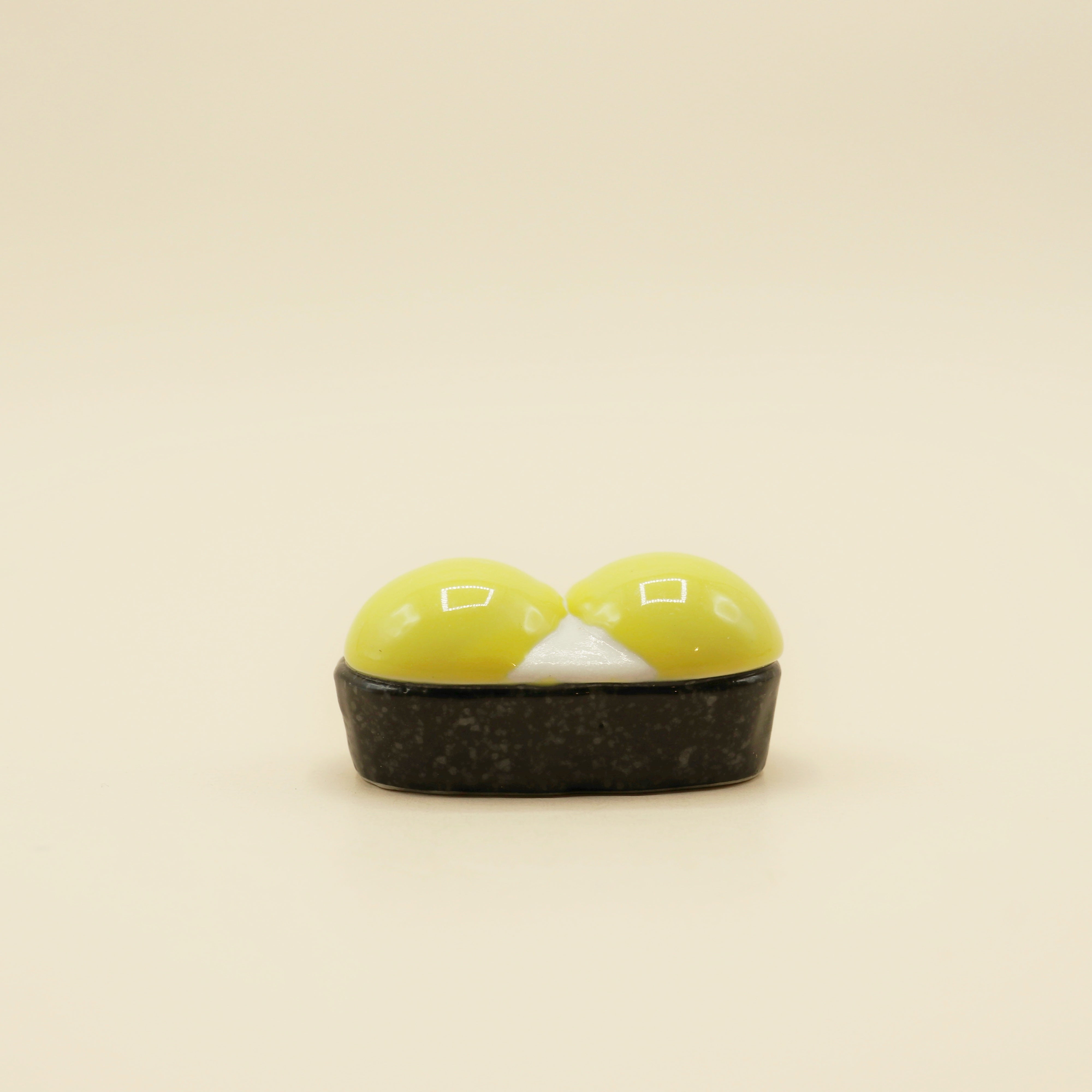 Chopstick holder - Sushi with eggs