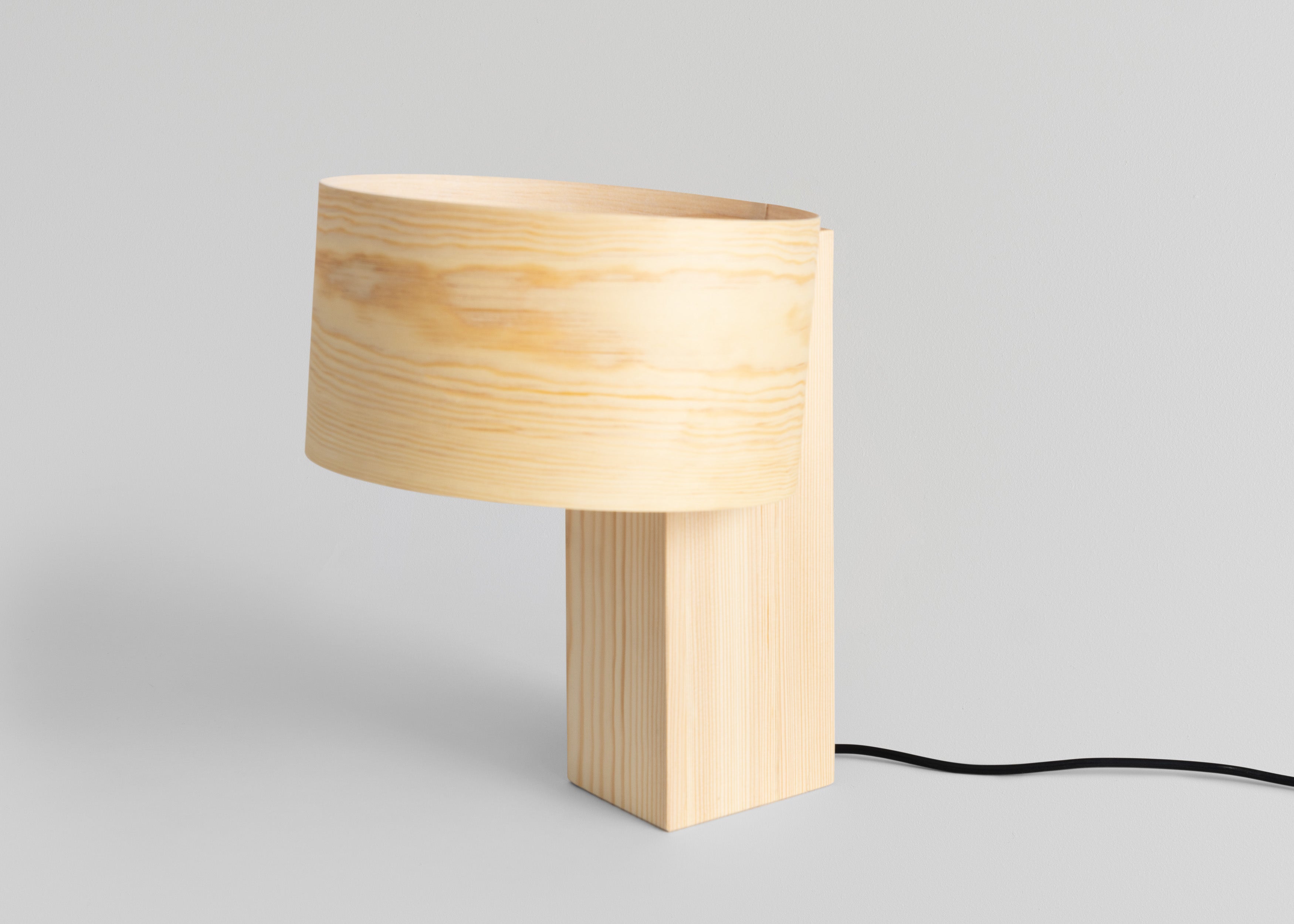 Vaarnii - 018 Hoop mellem bordlampe