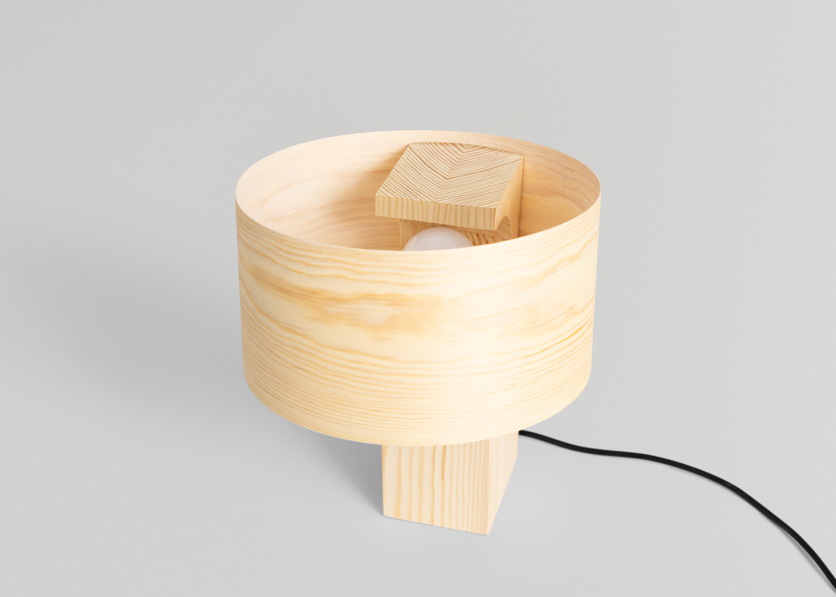 Vaarnii - 018 Hoop mellem bordlampe
