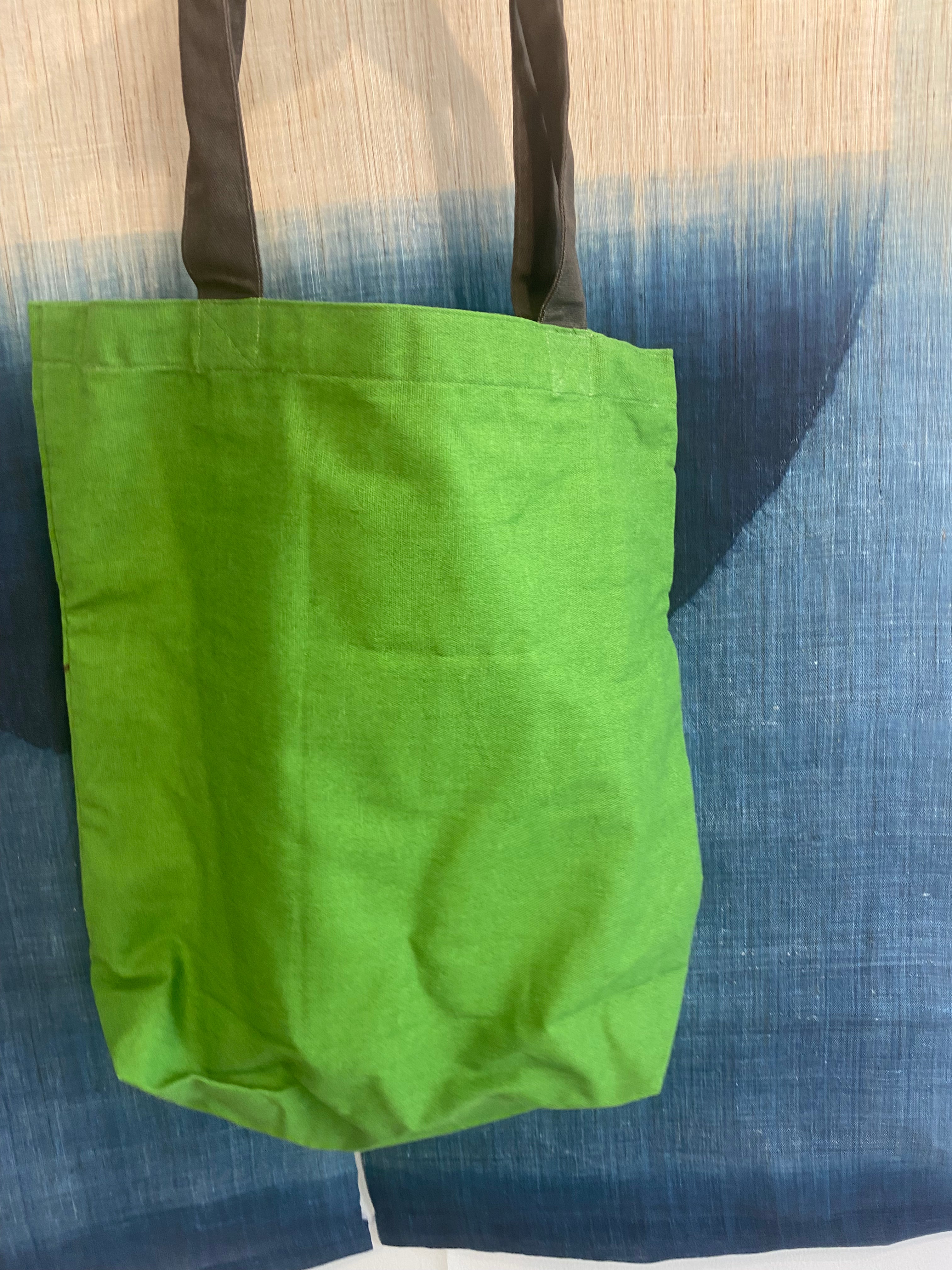 Tote bag green with stubborn shiba