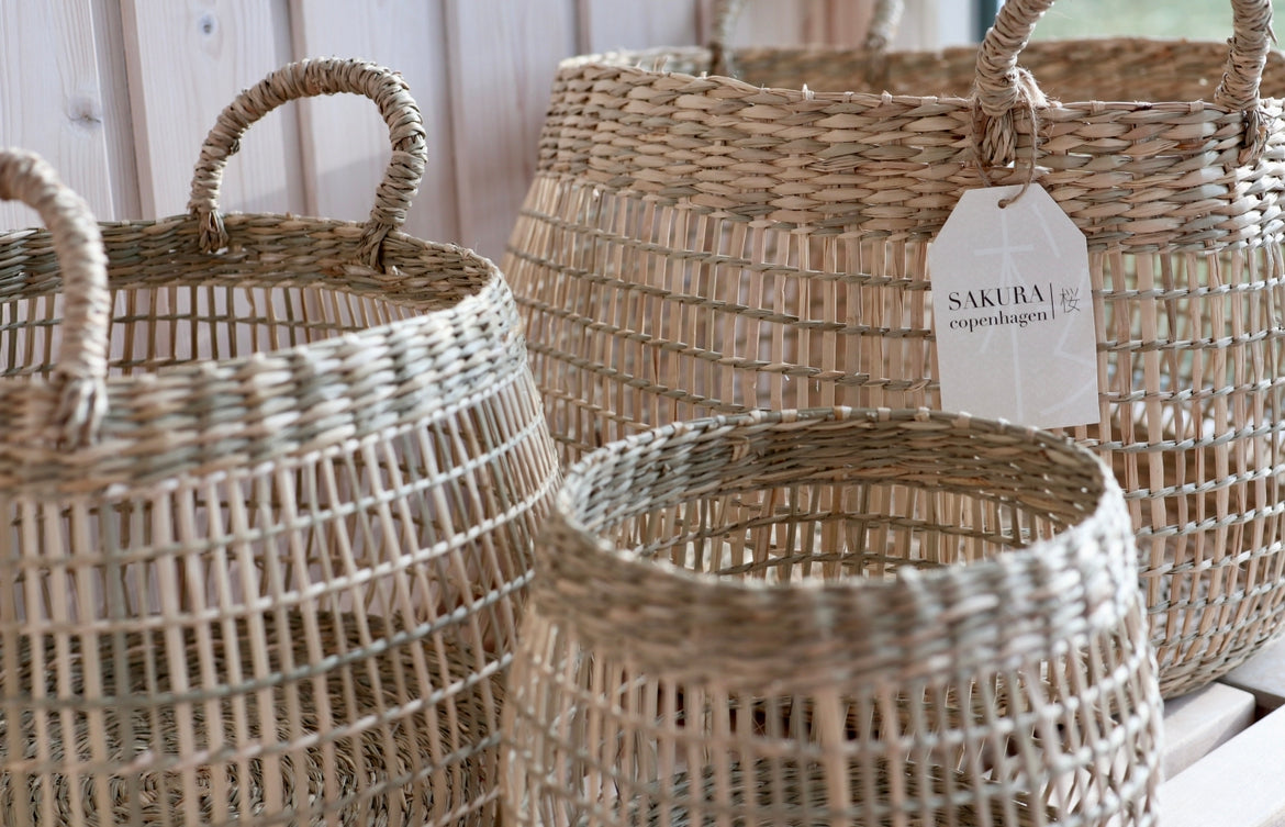 Large wicker basket with handle