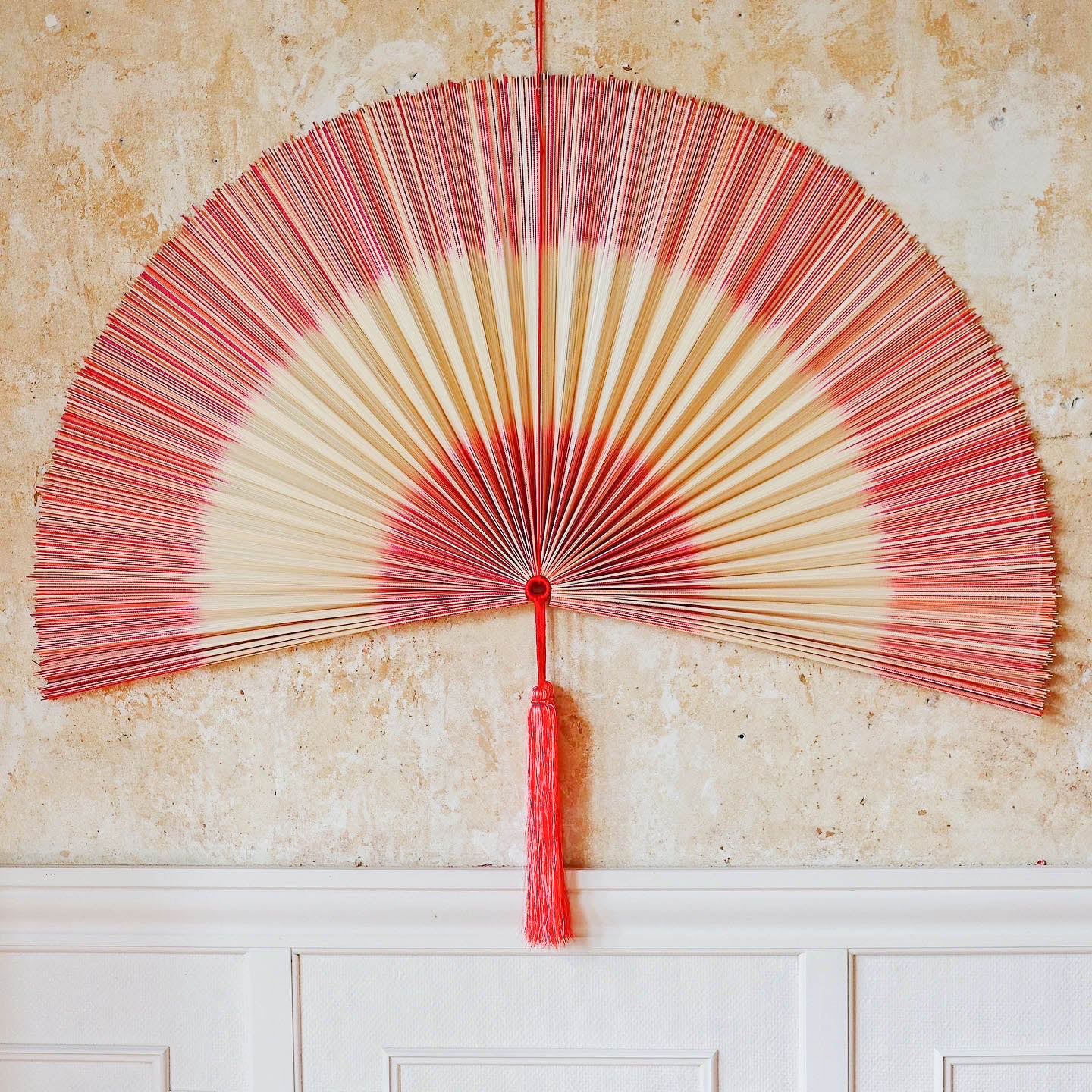 Handmade fan natural/red; narrow strip