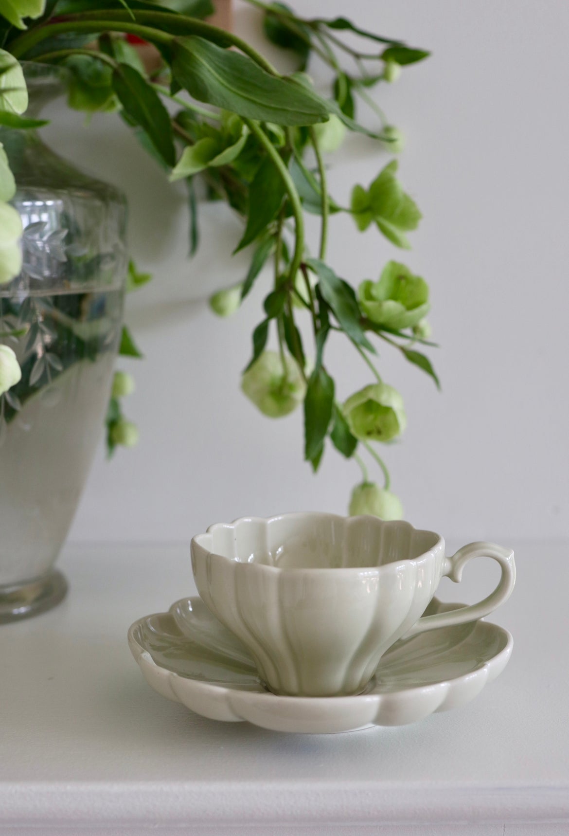 Flower cup with saucer; light green