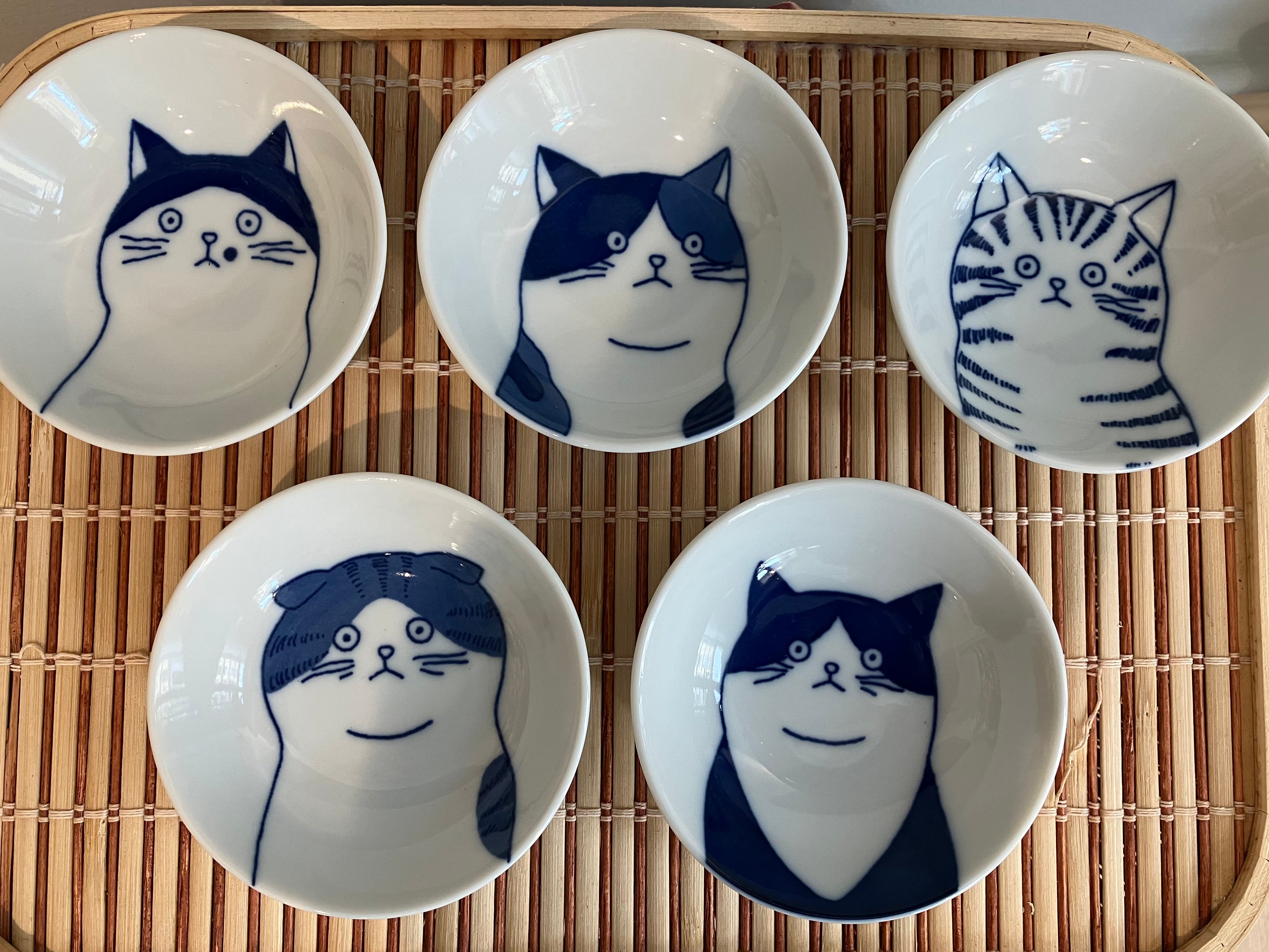 Small cat bowls