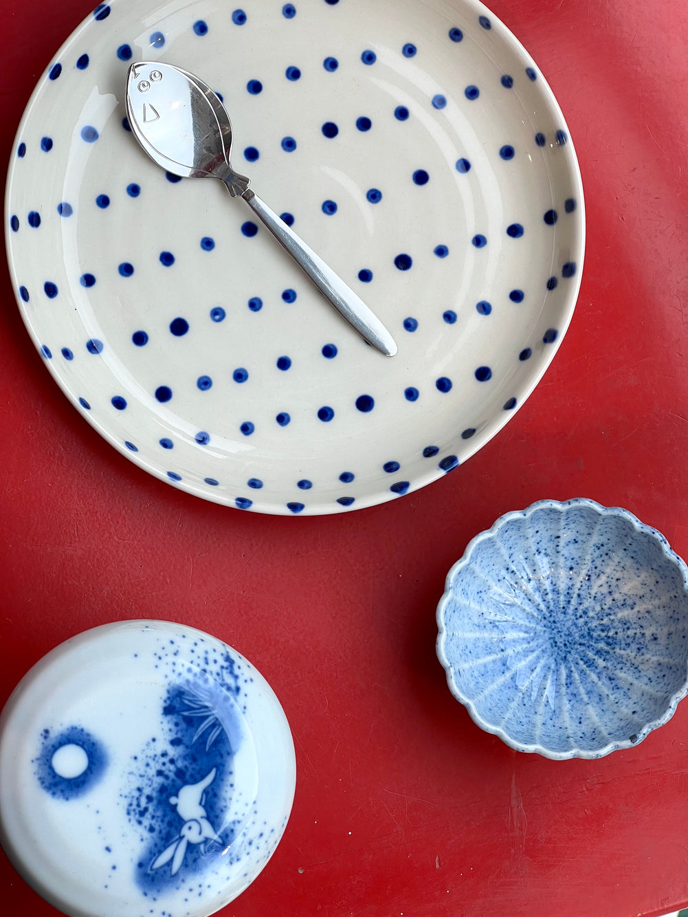 The plate with dots