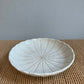 Frokosttallerken med beige glasur og brune striber