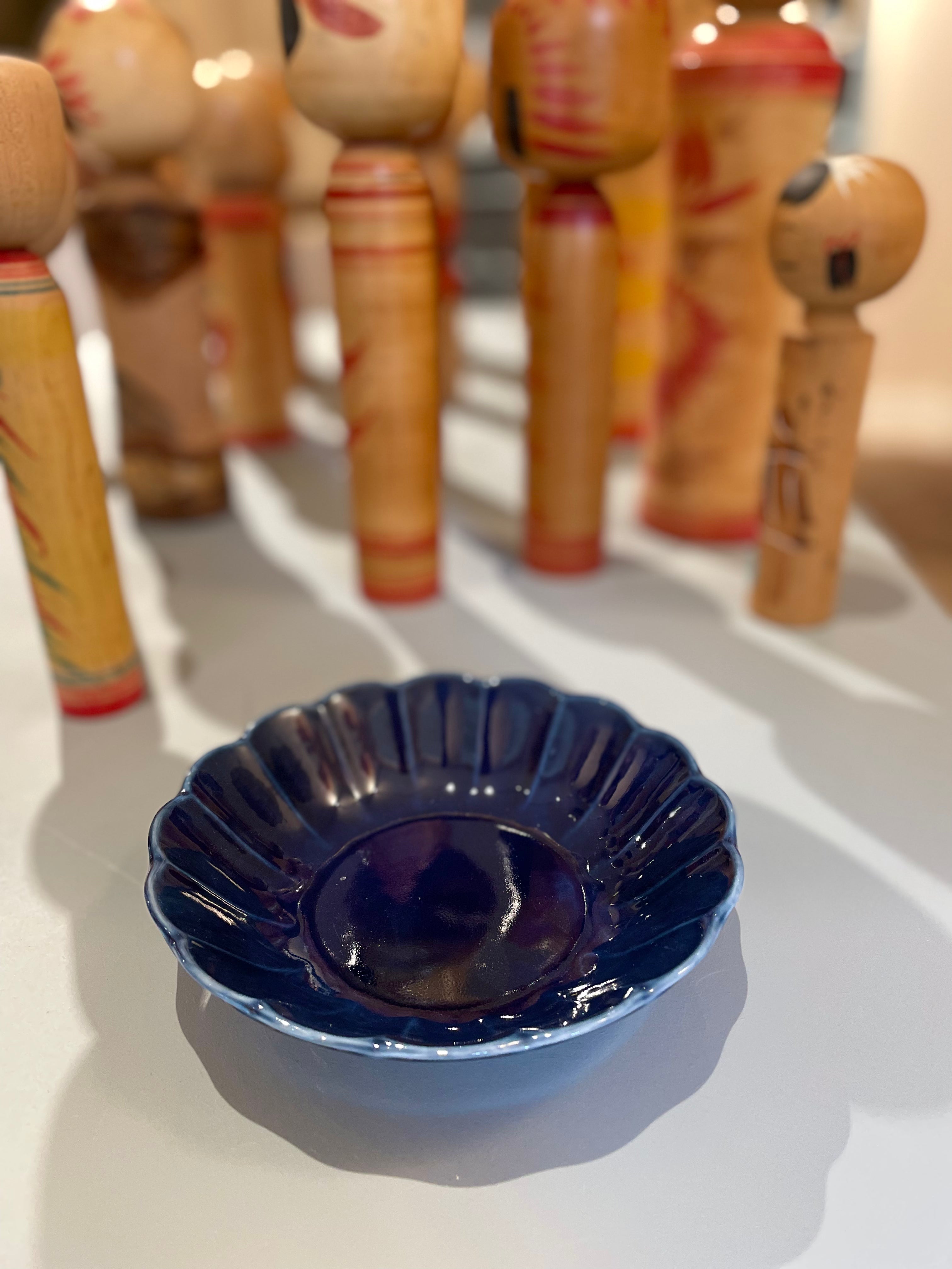 Flower bowl in dark blue glaze