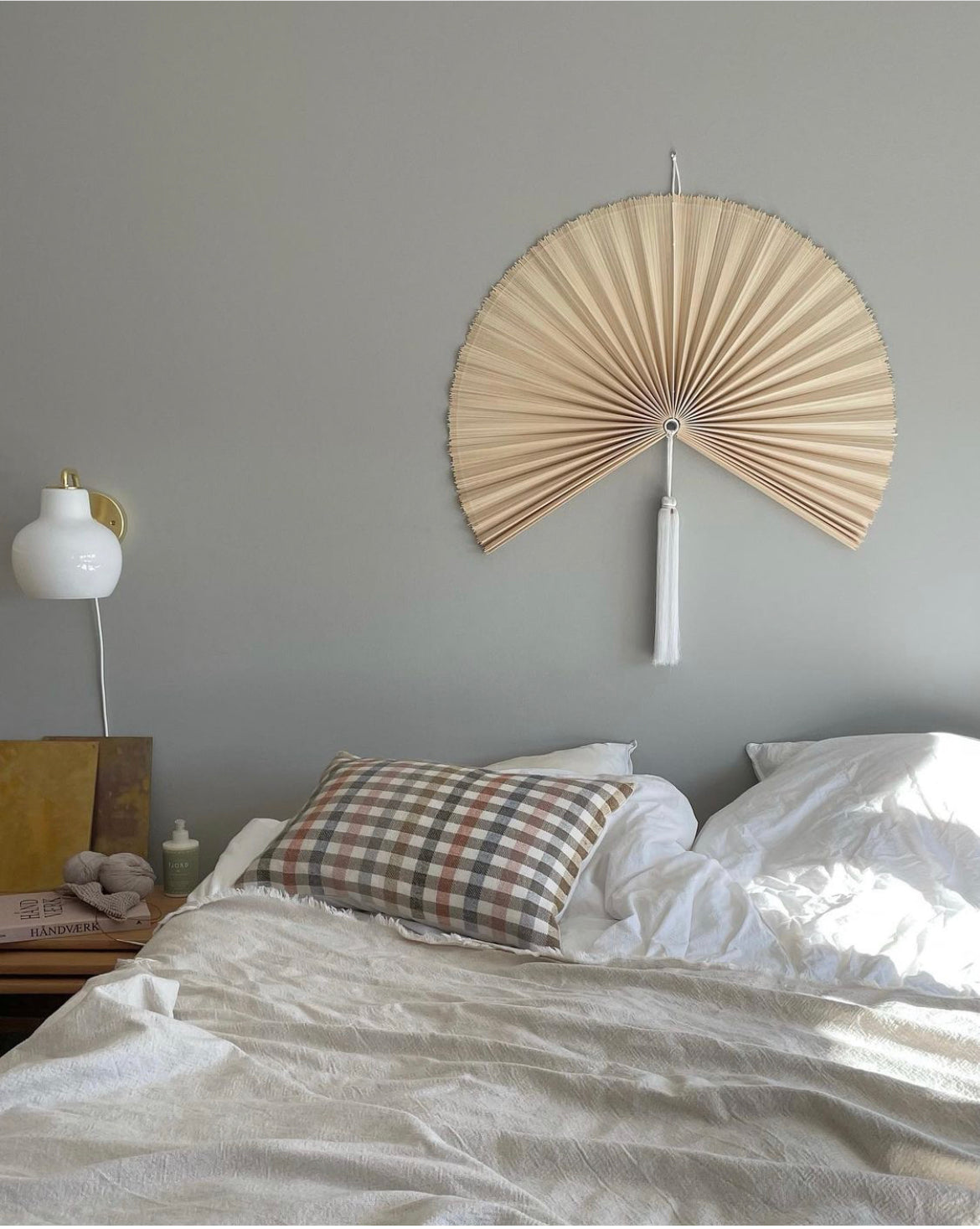 Yume fan - Natural and white