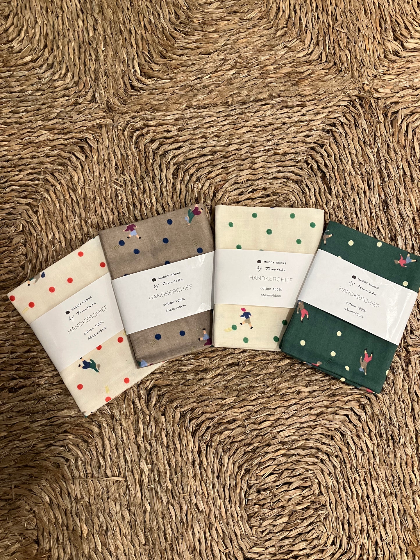 Handkerchief med drenge og prikker (tørklæde)