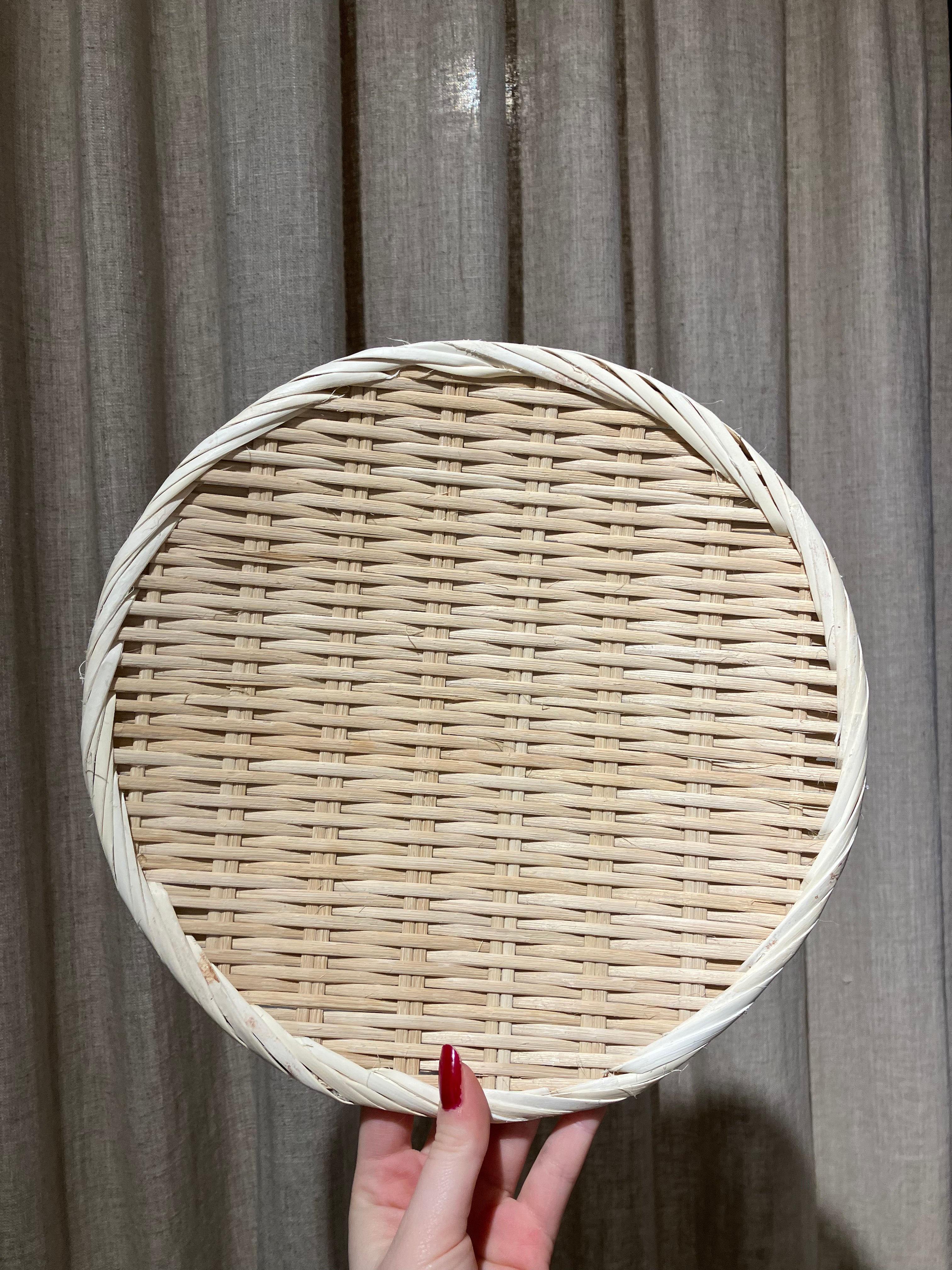 Medium braided bamboo tray